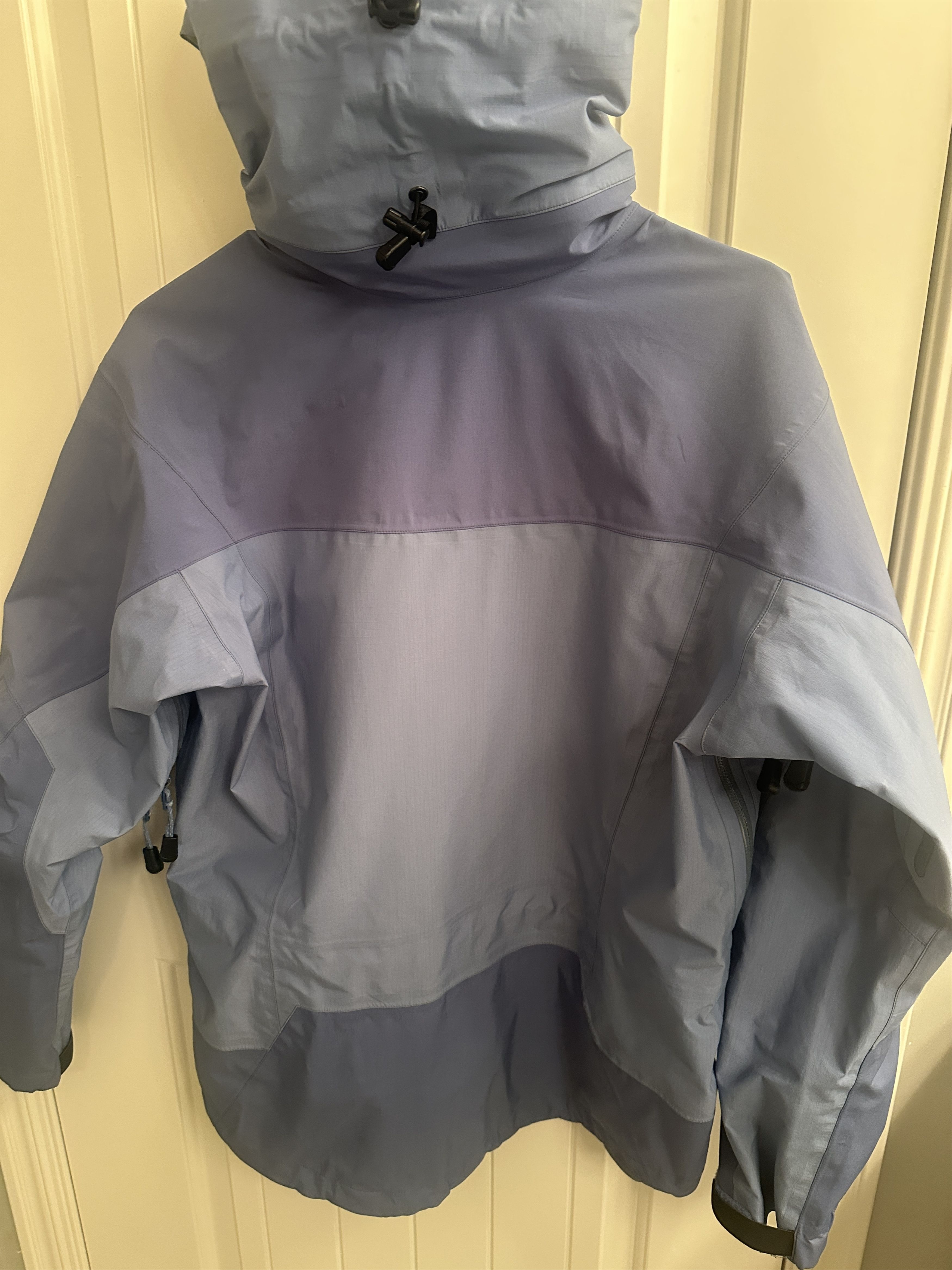 Arc'teryx VINTAGE Arc’teryx Theta AR Jacket – "Bluebird" Two-Tone Size M / US 6-8 / IT 42-44 - 3 Thumbnail