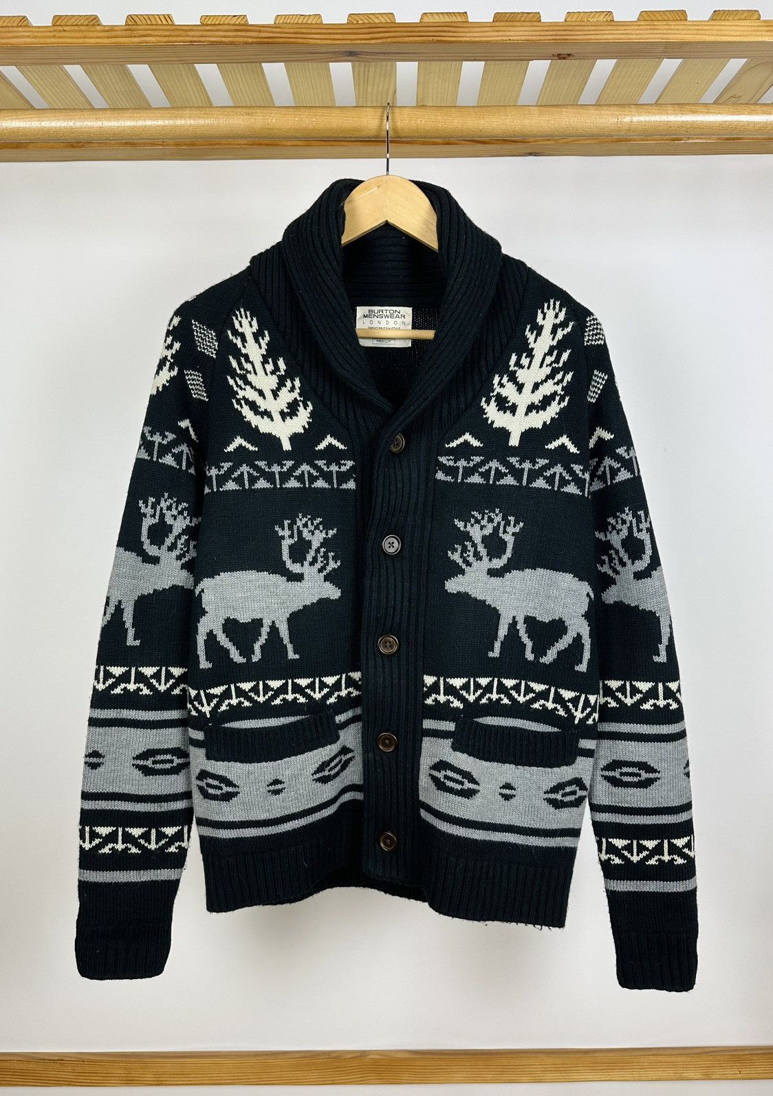 Burton Vintage Burton Deer Cardigan Sweater Knitwear Size M Size US M / EU 48-50 / 2 - 1 Thumbnail