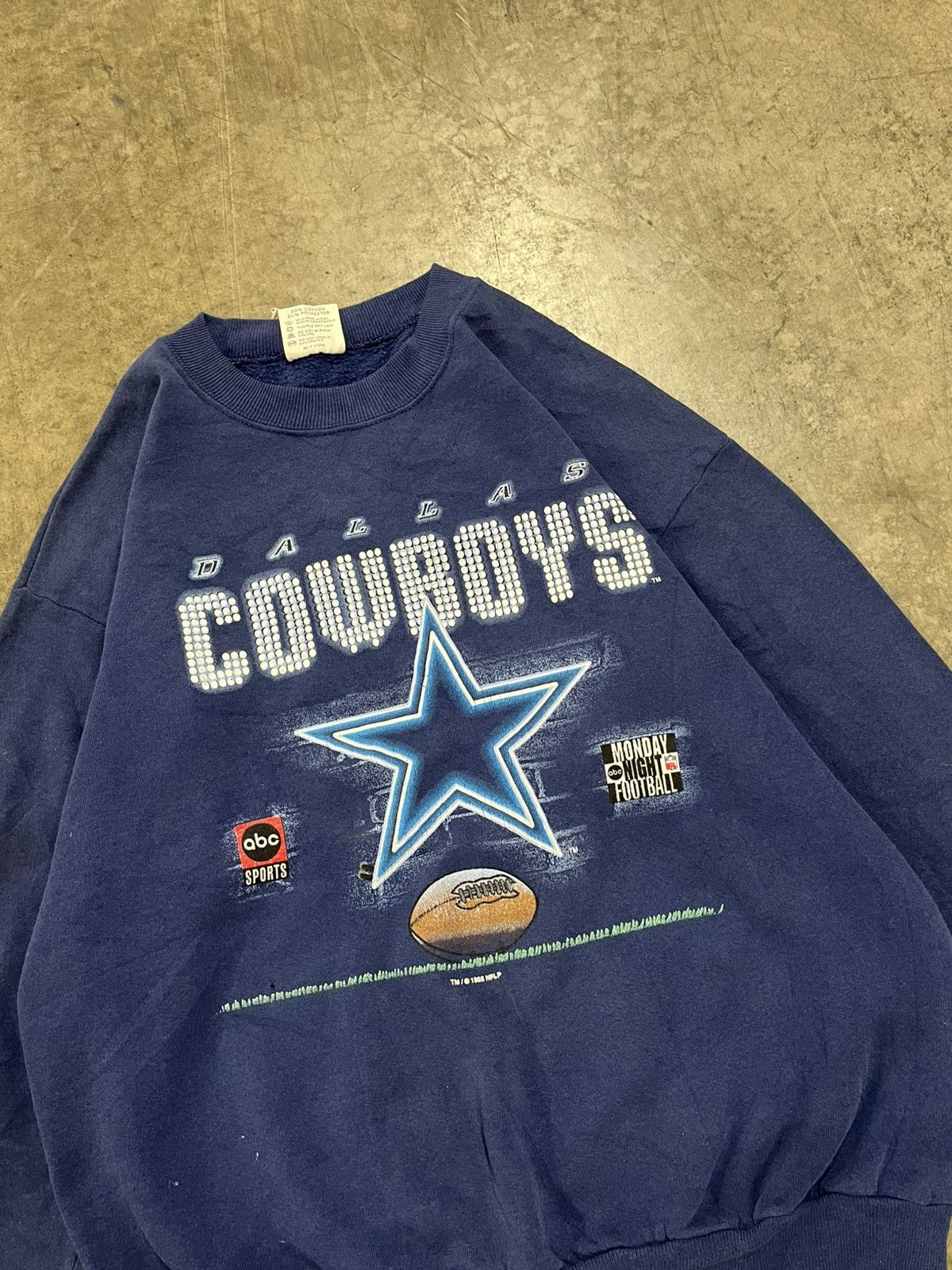 Vintage Vintage Dallas cowboys 90s crewneck rare hype streetwear Size US L / EU 52-54 / 3 - 4 Thumbnail