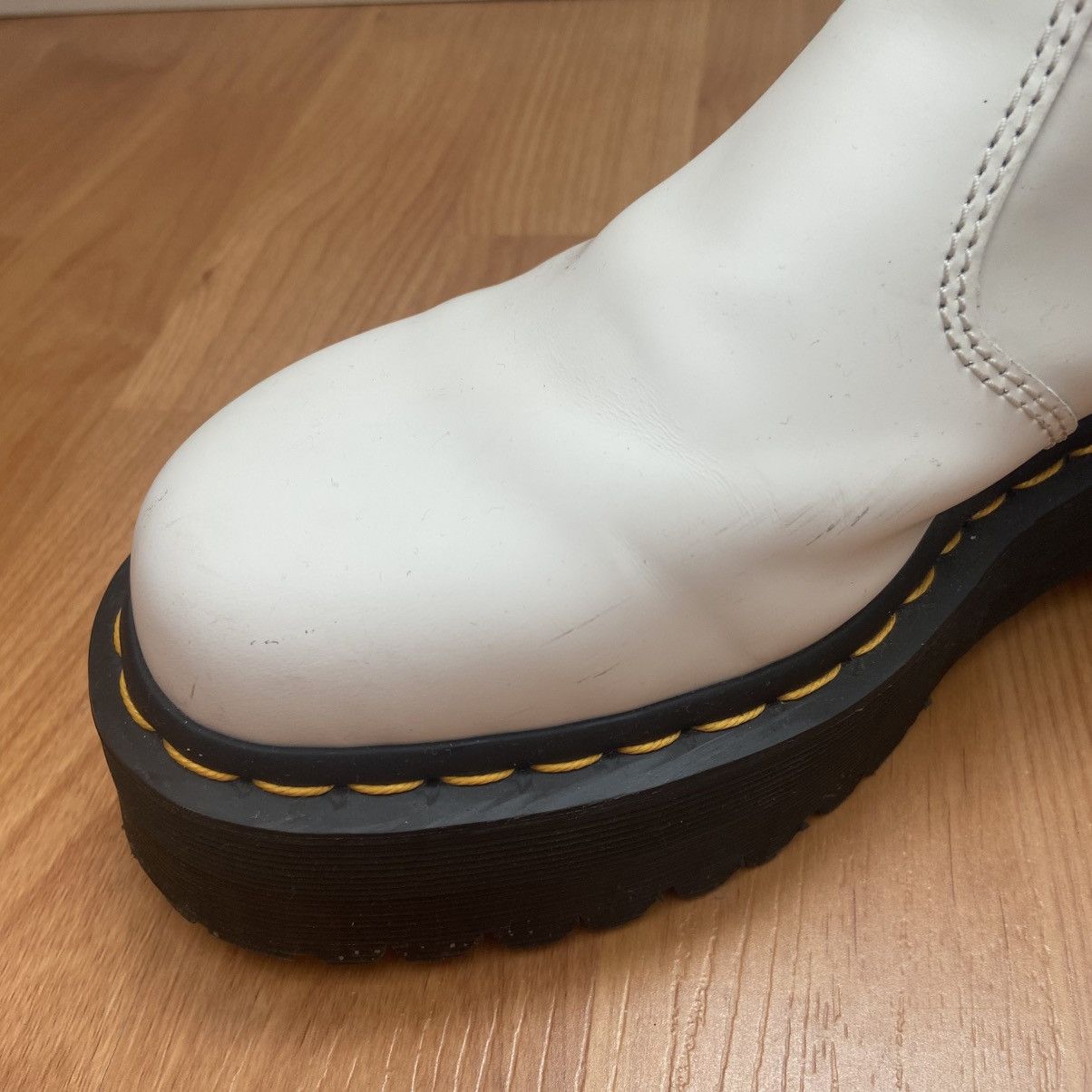 Dr. Martens Dr. Martens Women’s White Chelsea Boots Size 7M Size US 7 / IT 37 - 10 Thumbnail