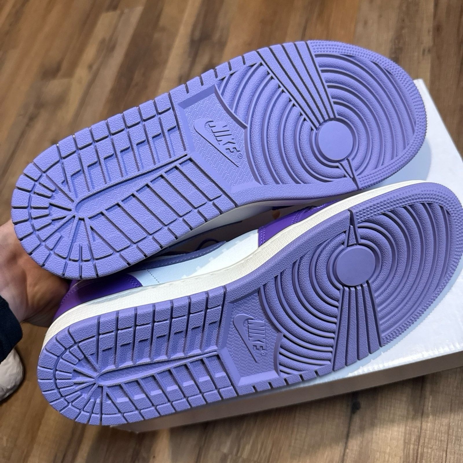 Jordan Brand Jordan 1 Mid Action Grape Light Purple Size US 9 / EU 42 - 8 Thumbnail