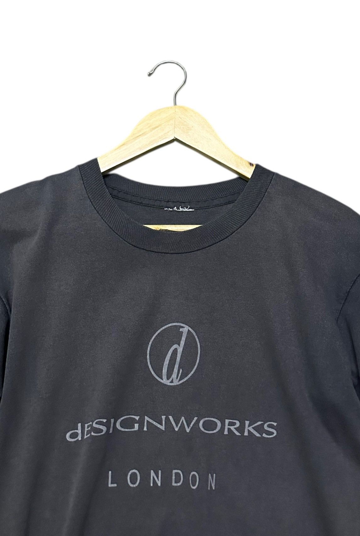 Vintage Vintage designworks London distressed tshirt Size US S / EU 44-46 / 1 - 4 Thumbnail