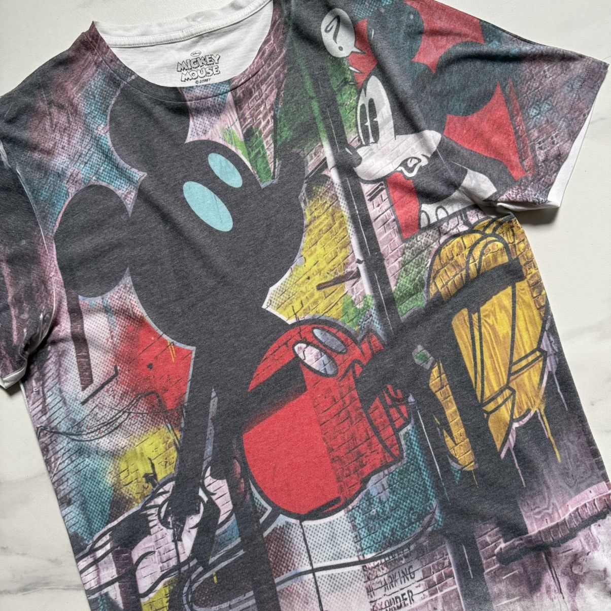 Disney × Jack & Jones Jack & Jones x Disney Mickey Street Art Tee Size US M / EU 48-50 / 2 - 4 Thumbnail