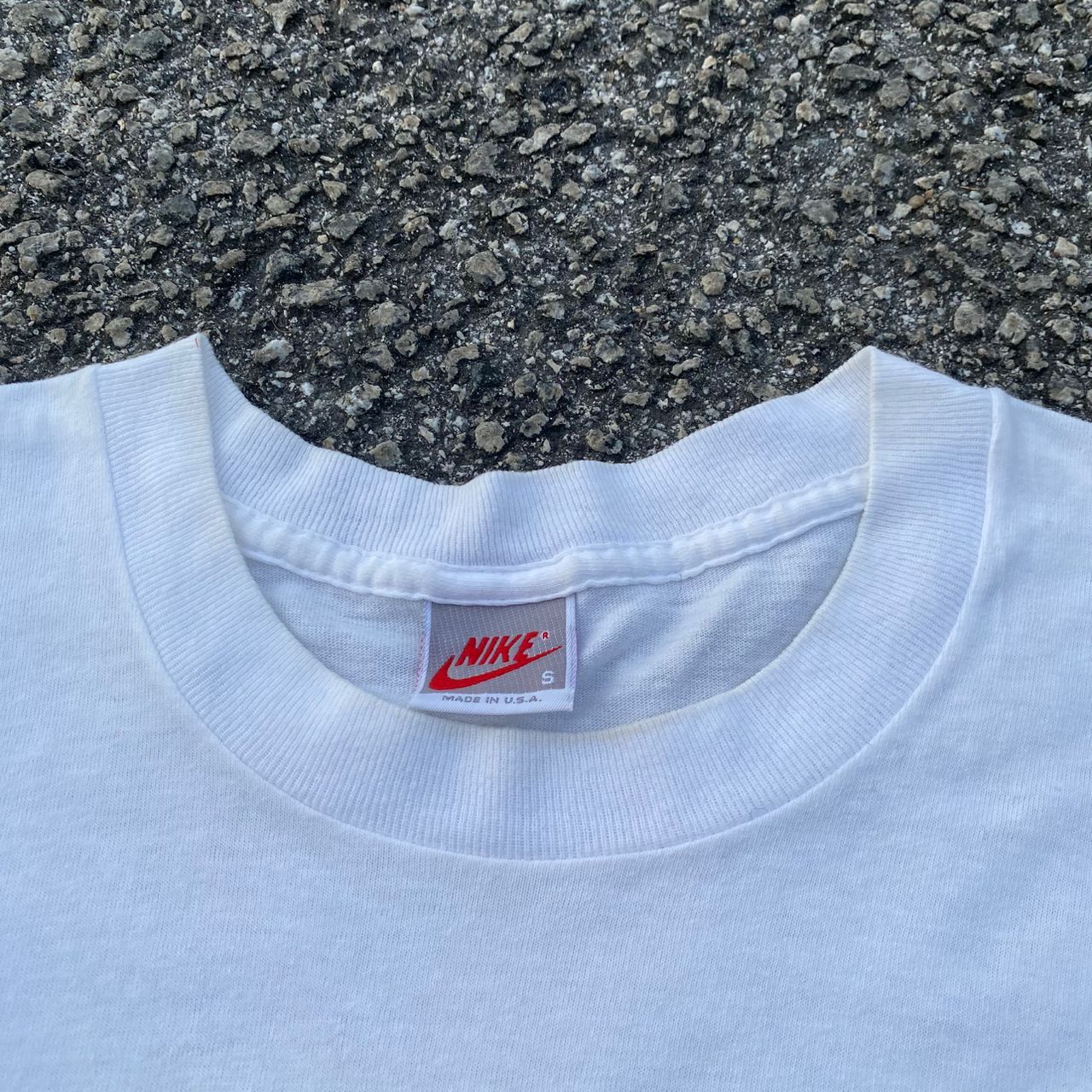 Nike Vintage 1995 Nike Jal Honolulu Marathon Mayor Walk Tshirt Size US S / EU 44-46 / 1 - 9 Thumbnail