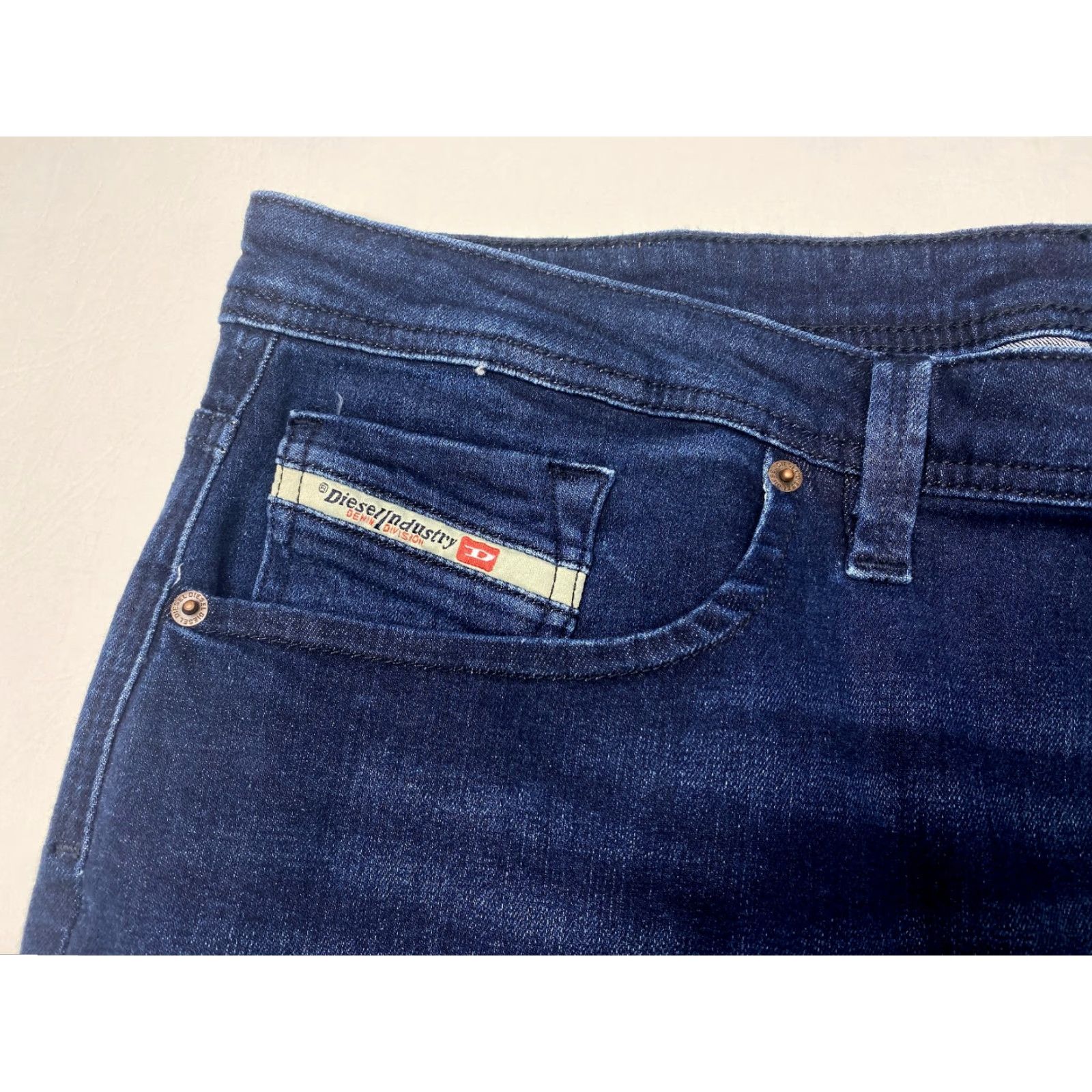 Diesel NWT Diesel Industry Markee Jeans Mens 38x32 Blue Denim Straight Leg Whiskers NEW Size US 38 / EU 54 - 4 Thumbnail