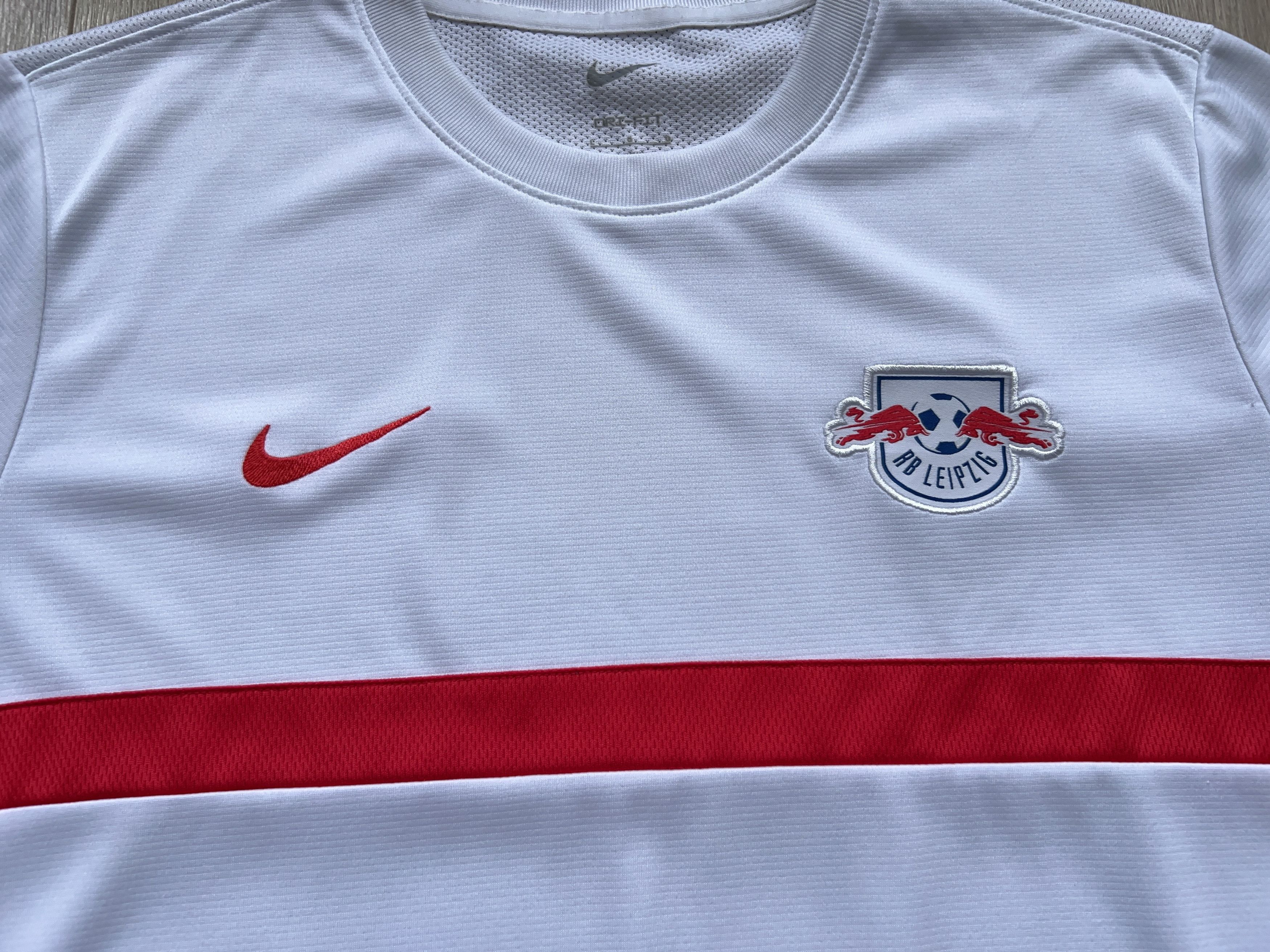 Nike Mens Leipzig White Football Soccer Shirt Jersey Size L Size US L / EU 52-54 / 3 - 4 Thumbnail