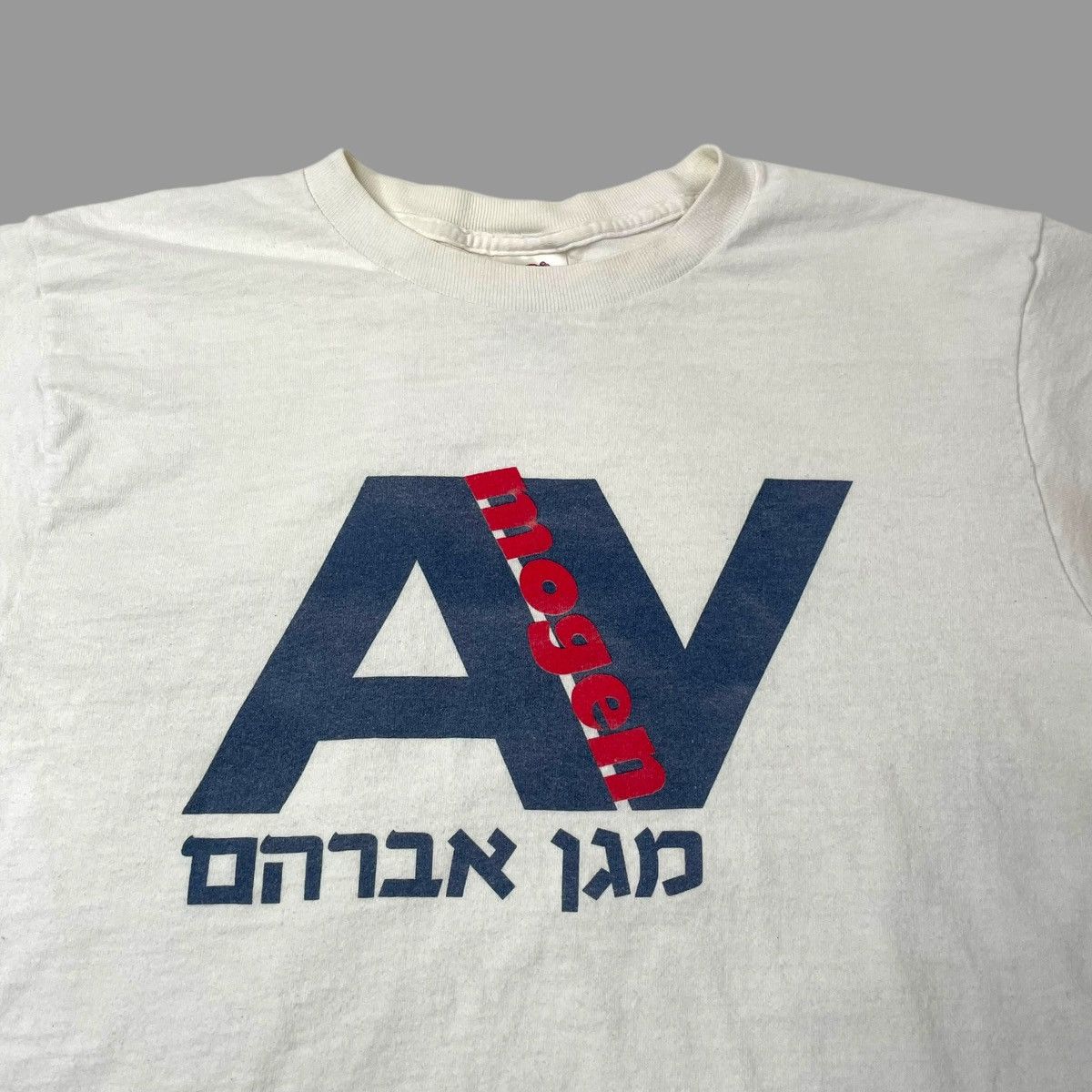Vintage Vintage foreign av t shirt Size US S / EU 44-46 / 1 - 2 Thumbnail