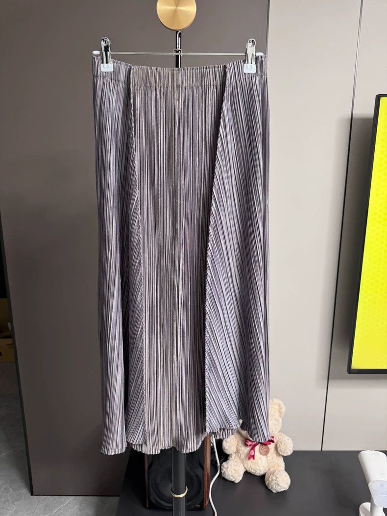 Issey Miyake Issey Miyake 2016 Pleated Skirt JG815 - dmc Size US 30 / EU 46 - 1 Thumbnail