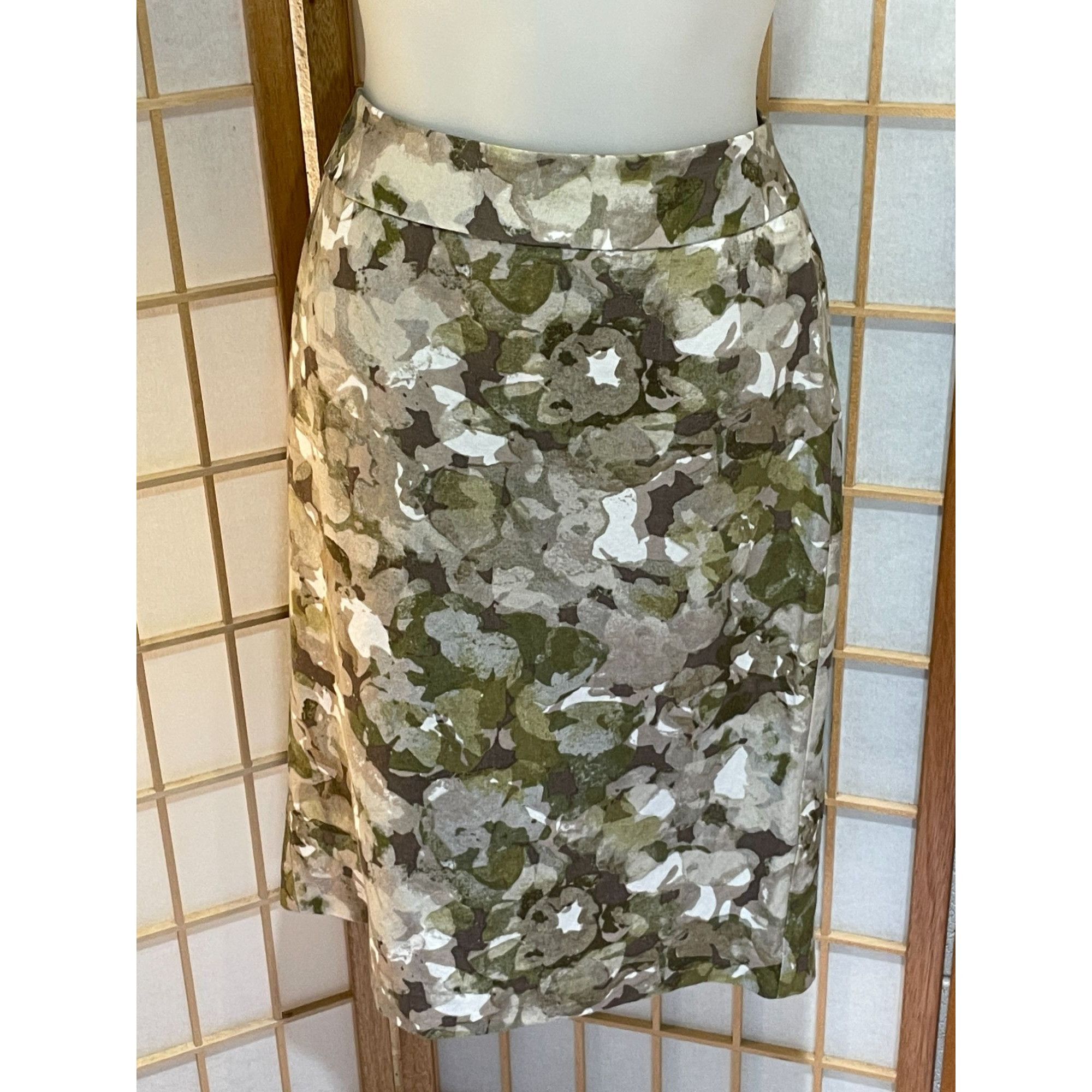 Banana Republic Banana Republic Sz 4 Linen Blend Floral Skirt Size 27" / US 4 / IT 40 - 6 Thumbnail