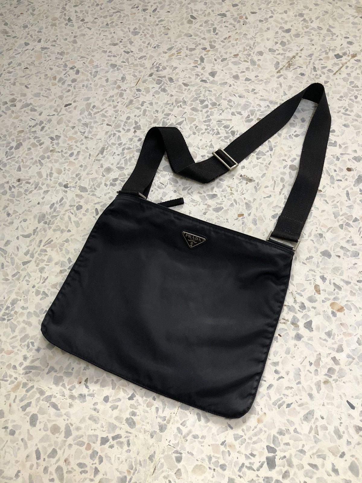 バッグ 1990s PRADA LLIC SHOULDER BAG Prada Vintage Black Nylon Leather Shoulder Bag with Plastic