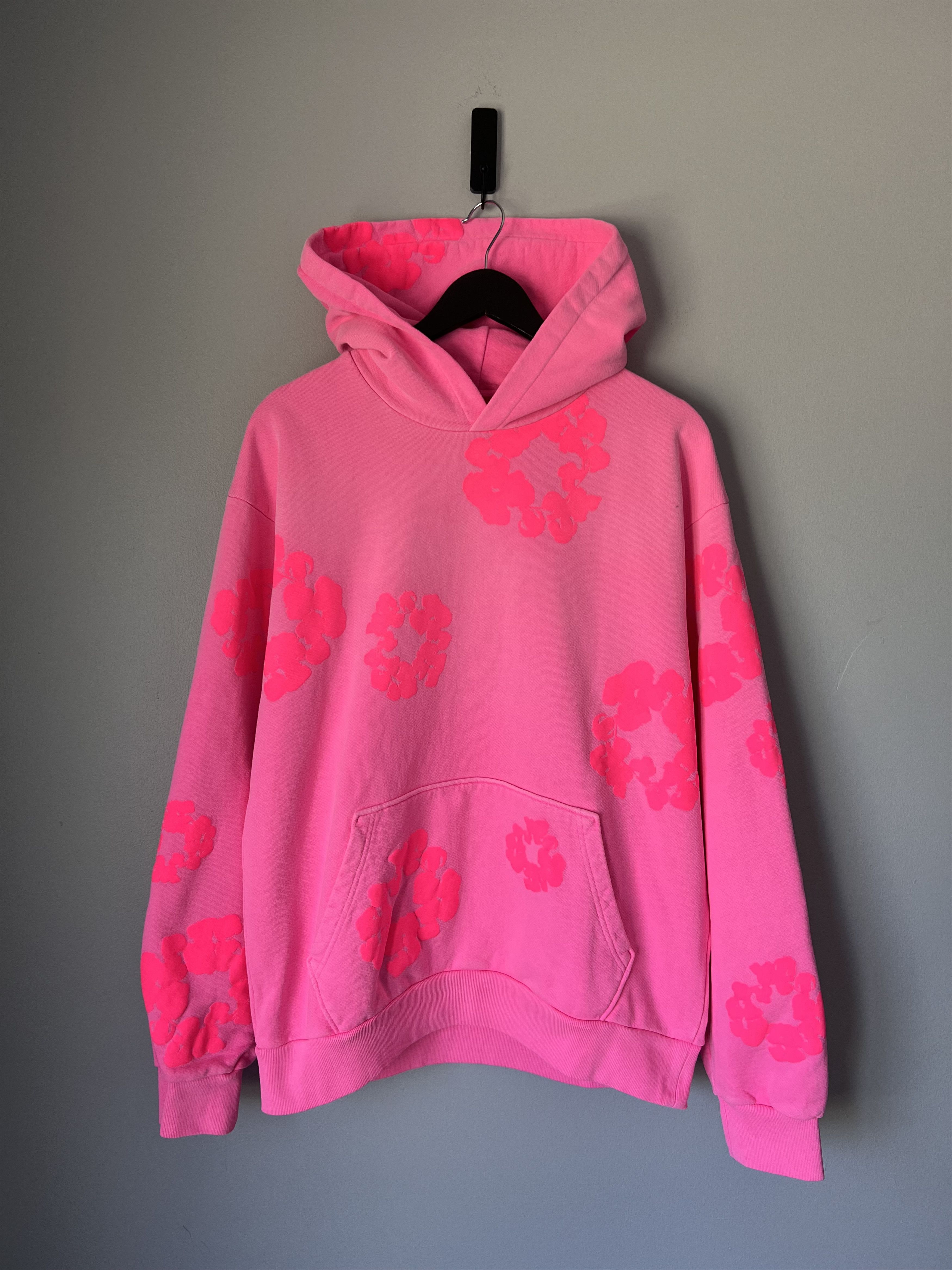 DENIM TEARS Denim Tears Mono Wreath Hoodie in Pink Size US M / EU 48-50 / 2 - 1 Thumbnail