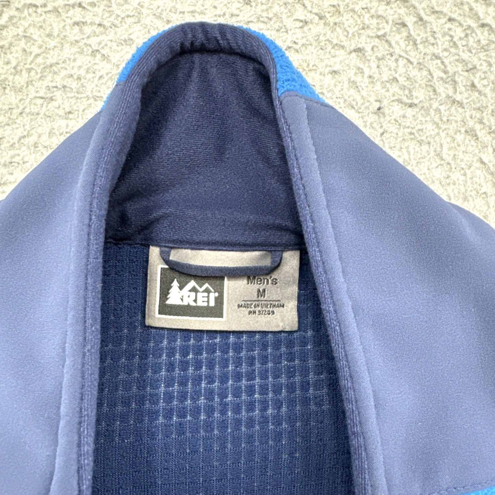 Vintage REI Blue Full Zip Fleece Polyester Vest Zip Pockets Men’s Size Medium Size US M / EU 48-50 / 2 - 2 Thumbnail