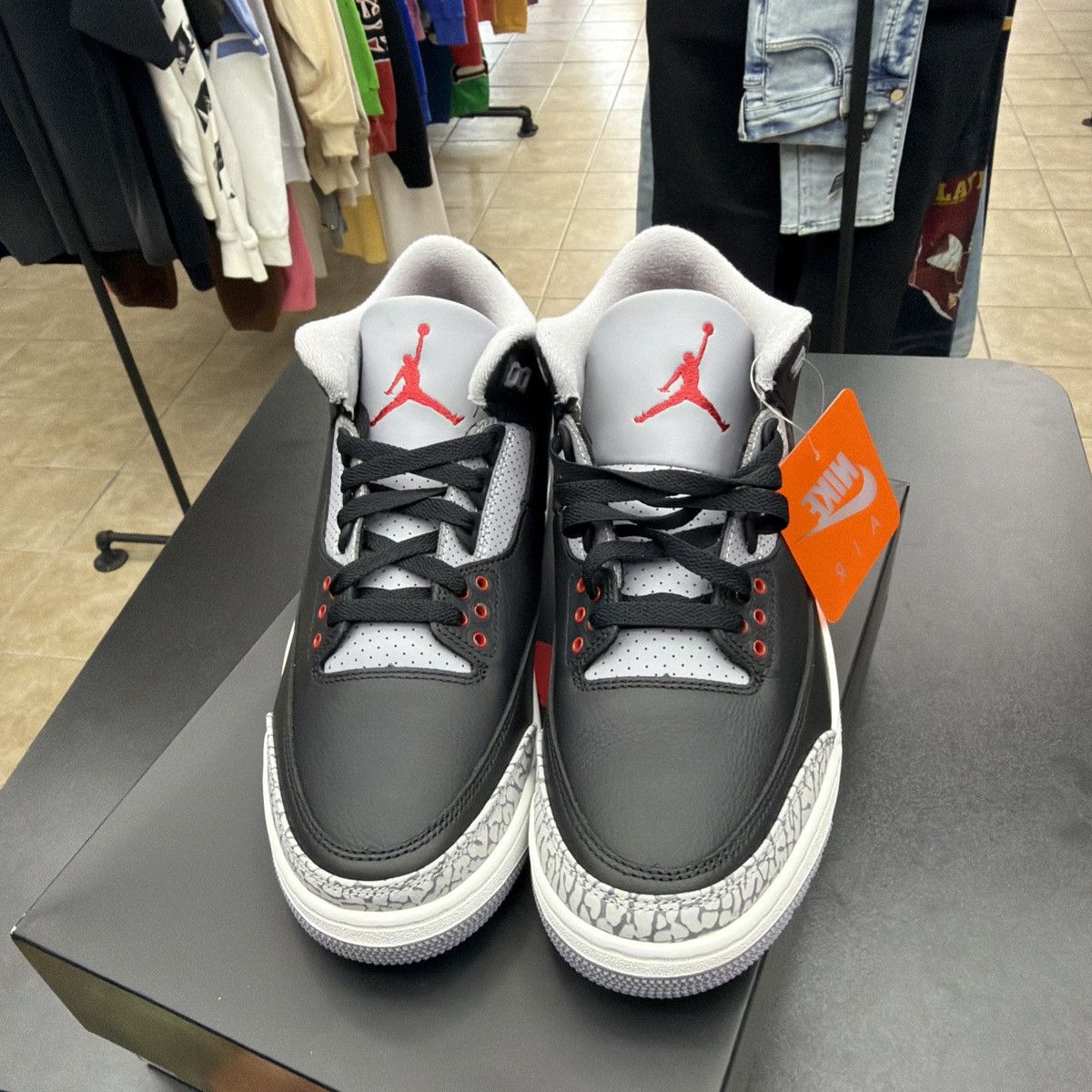 Jordan Brand Air Jordan 3 Retro OG 2024 Black Cement DN3707-010 Size 9.5 Size US 9.5 / EU 42-43 - 19 Thumbnail