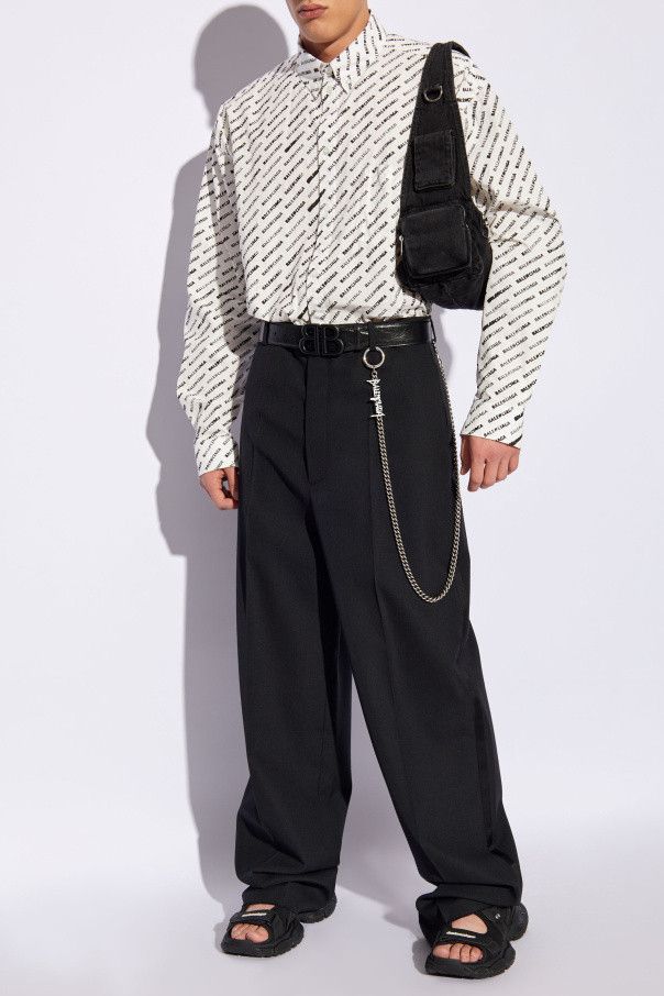Balenciaga o1srvl11e0425 Stencil Allover Shirt Large Fit in White/Black Size US S / EU 44-46 / 1 - 2 Thumbnail