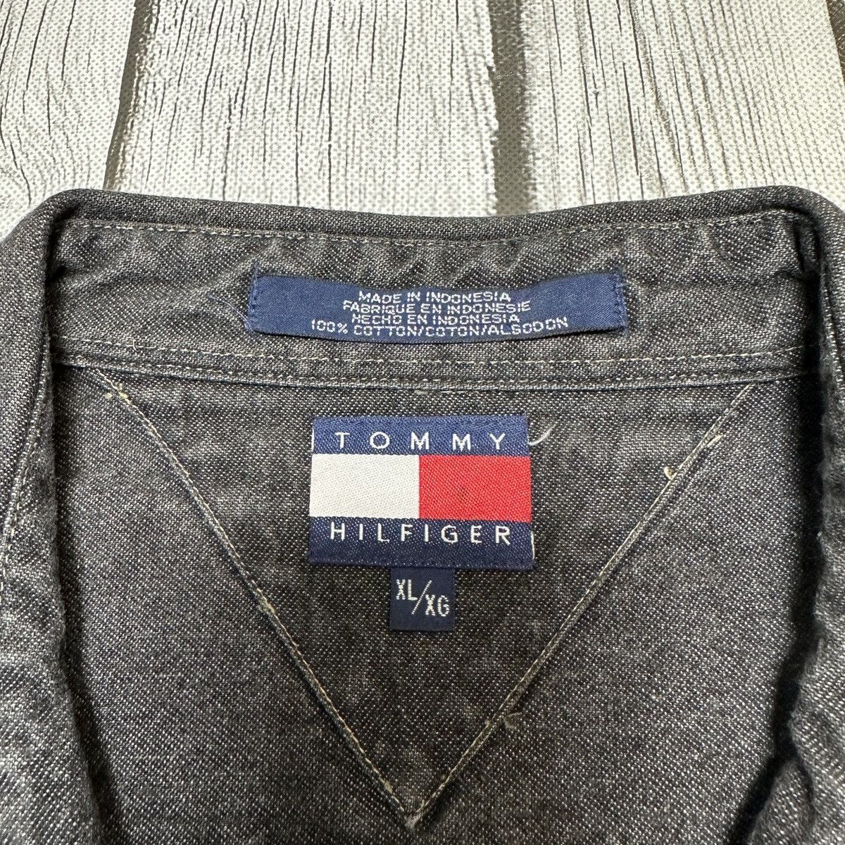 Tommy Hilfiger × Vintage Vintage Tommy Hilfiger denim shirt Size US XL / EU 56 / 4 - 5 Thumbnail