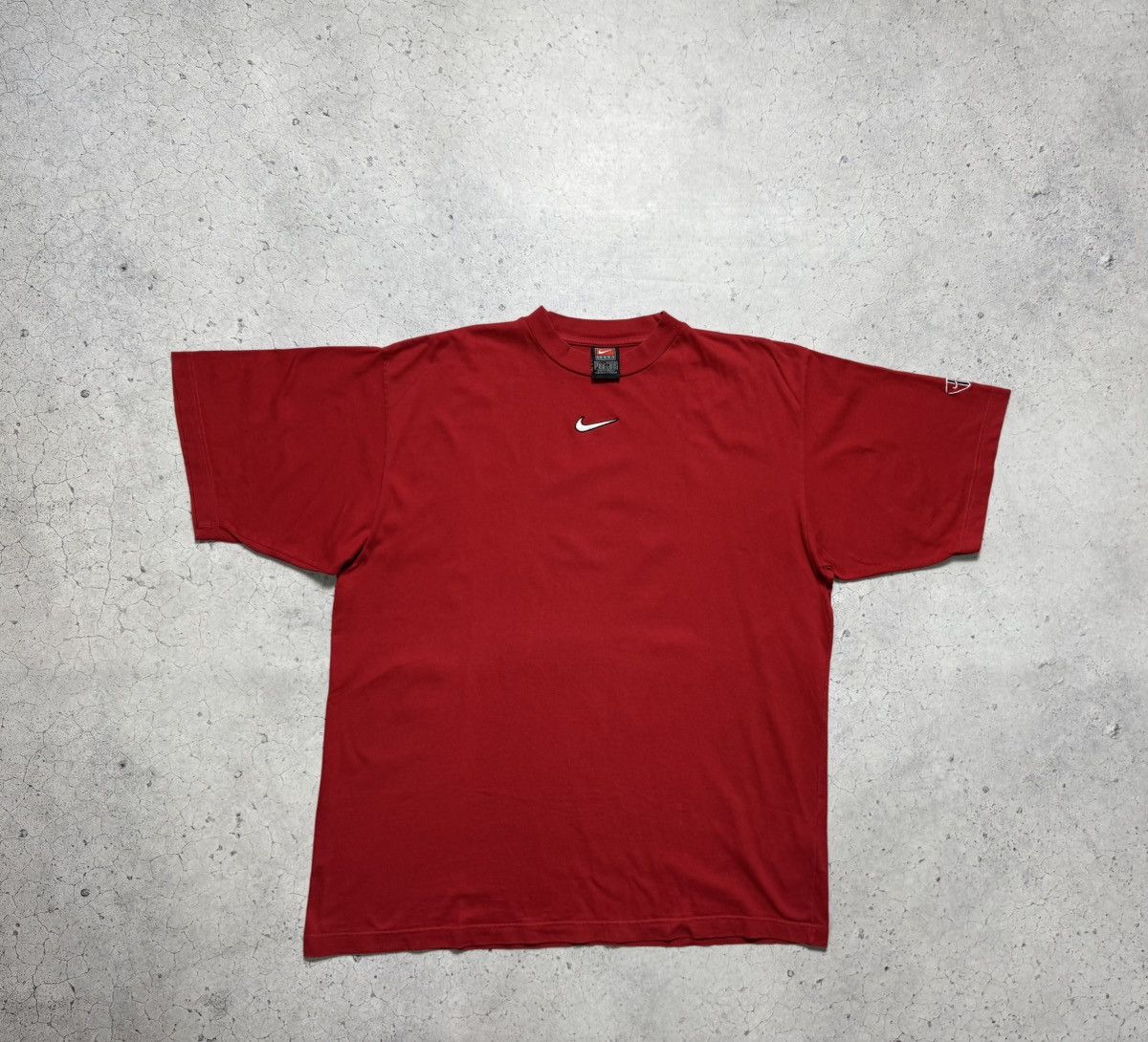 Nike Nike Vintage 90’s Center Swoosh T-Shirt Red Size US L / EU 52-54 / 3 - 1 Thumbnail