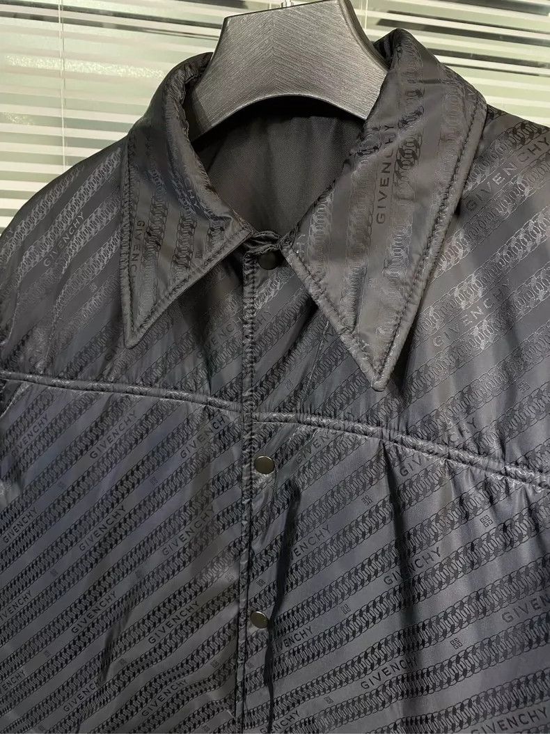 Givenchy Givenchy Size 48Double-sided insulated jacket, logo print, Size US XL / EU 56 / 4 - 5 Thumbnail