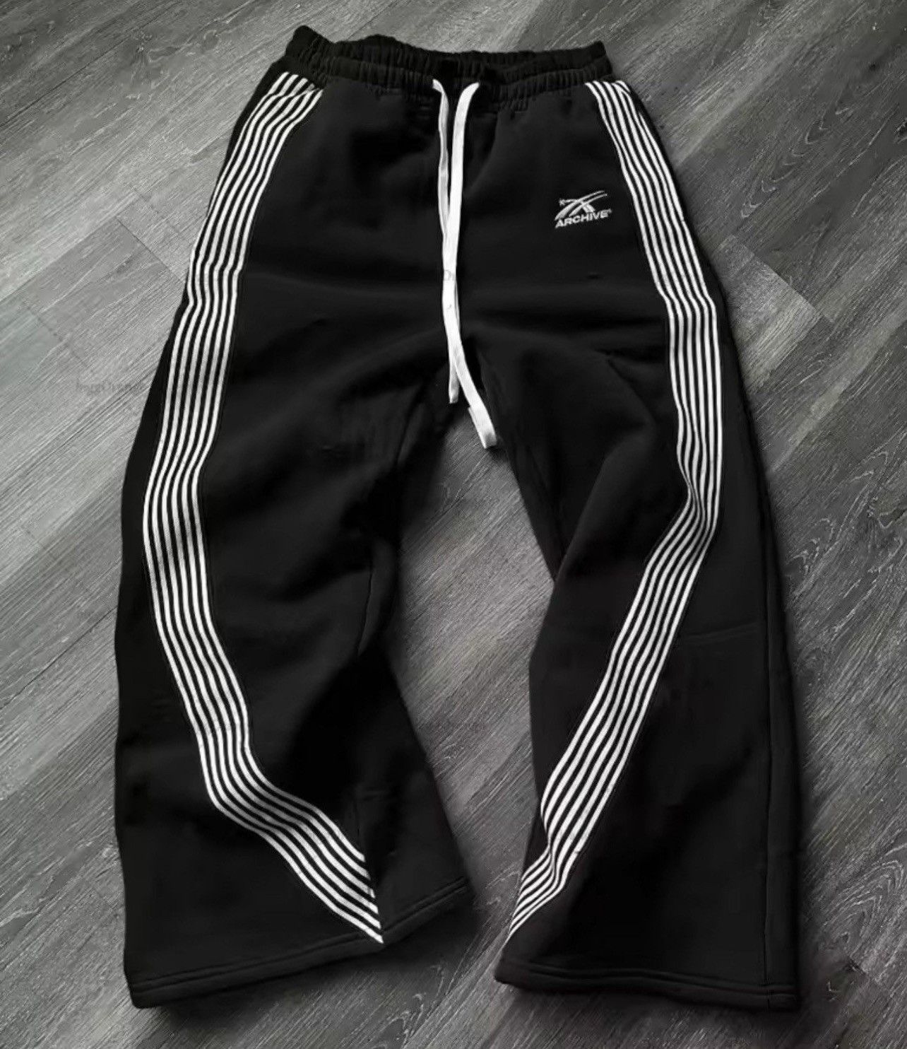 Japanese Brand Y2K style sweatpants Size US 36 / EU 52 - 2 Thumbnail