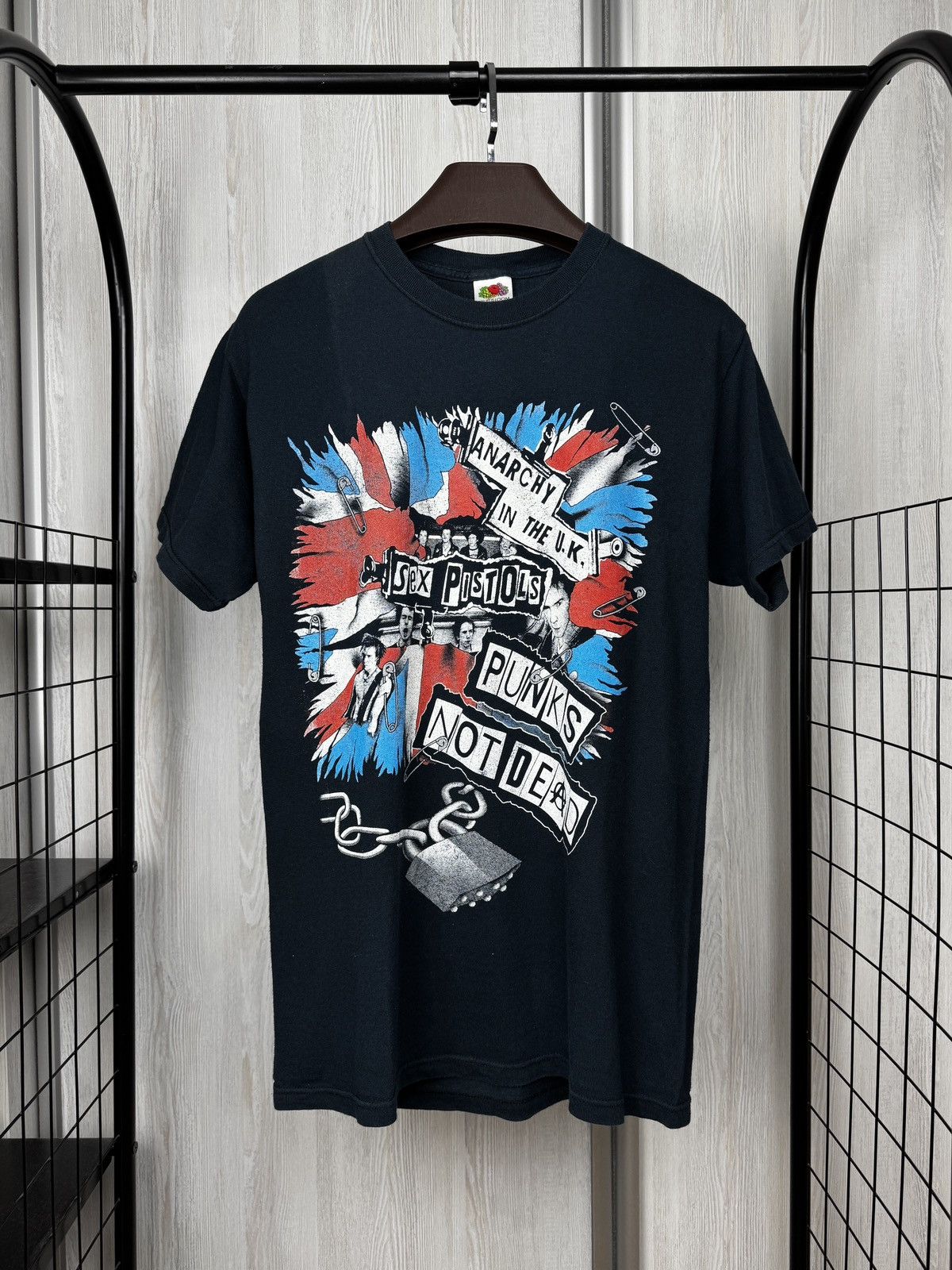Fruit Of The Loom Vintage 90s 00s Sex Pistols Anarchy Punks Not Dead UK tee Size US M / EU 48-50 / 2 - 1 Thumbnail
