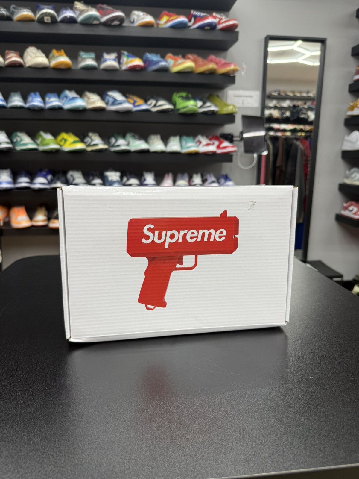 Supreme Cash Cannon Money Gun ジャンク New Supreme SS17 Cash Cannon Money Gun Red Box Logo