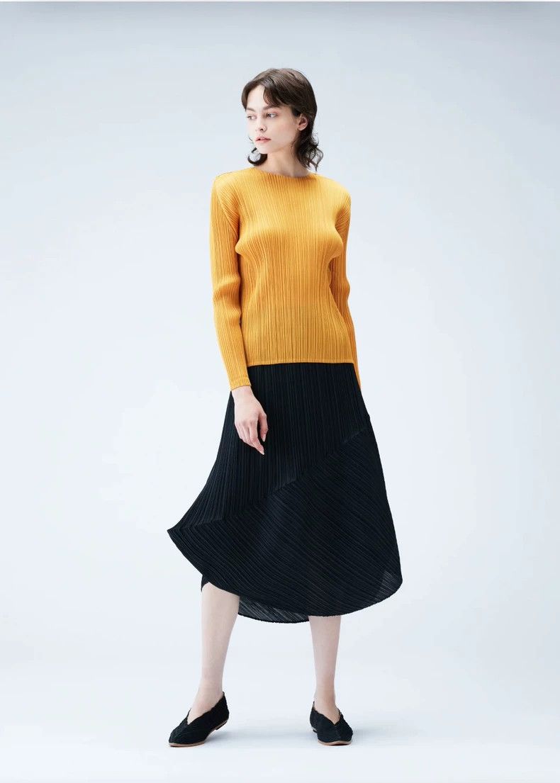 Issey Miyake Issey Miyake size:one size Yellow pleated irregular-shaped Size 22" - 3 Thumbnail