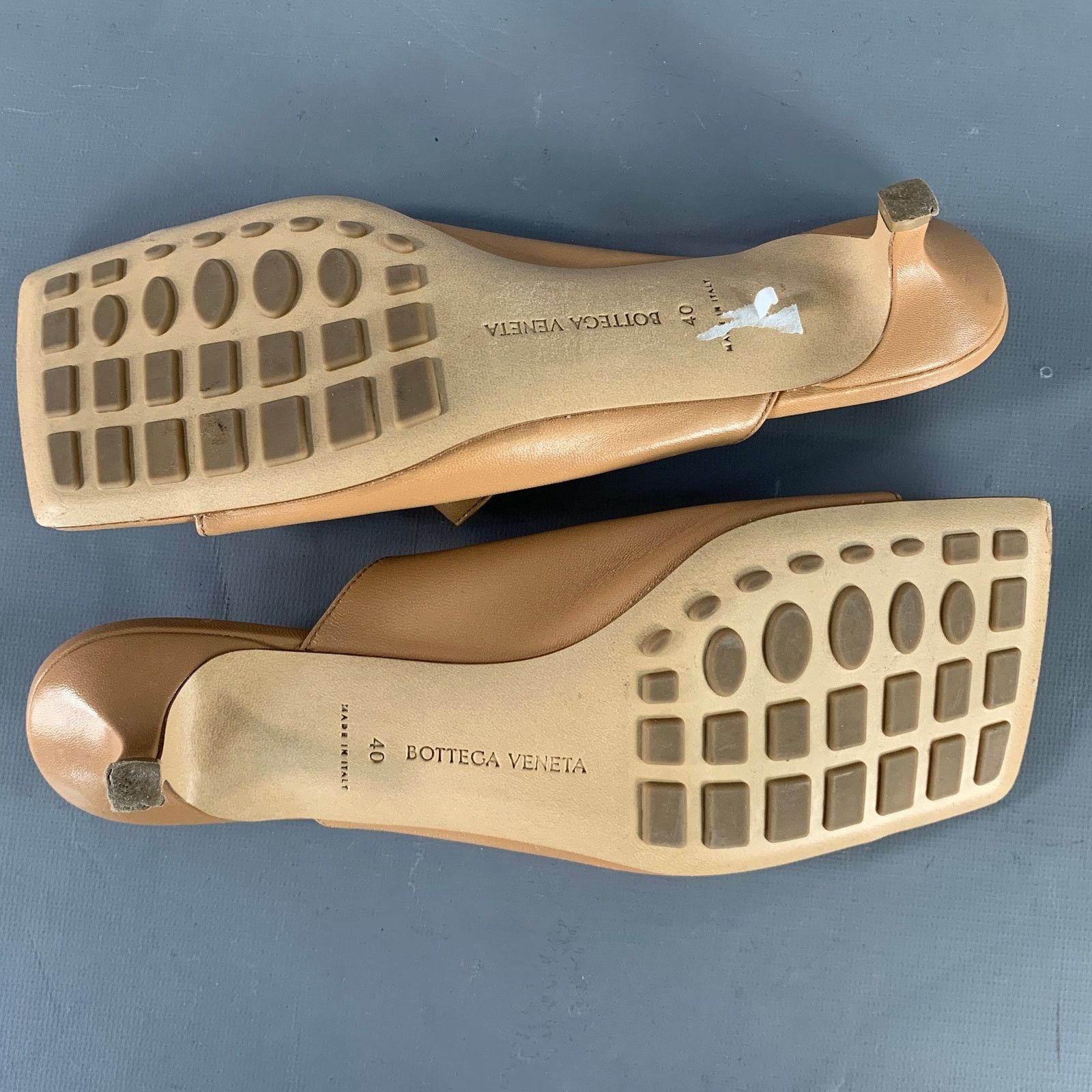 Bottega Veneta BOTTEGA VENETA Tan Leather Toe Kitten Heel Mules Sandals Size US 10 / IT 40 - 6 Thumbnail
