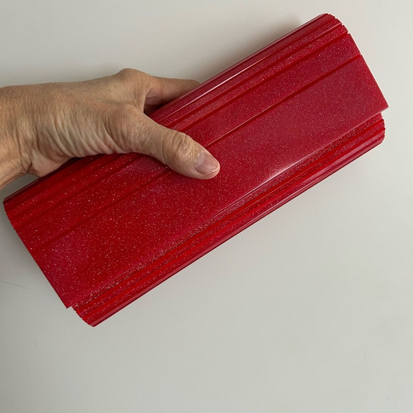 Designer Red sparkly acrylic Women’s clutch purse Size ONE SIZE - 9 Thumbnail