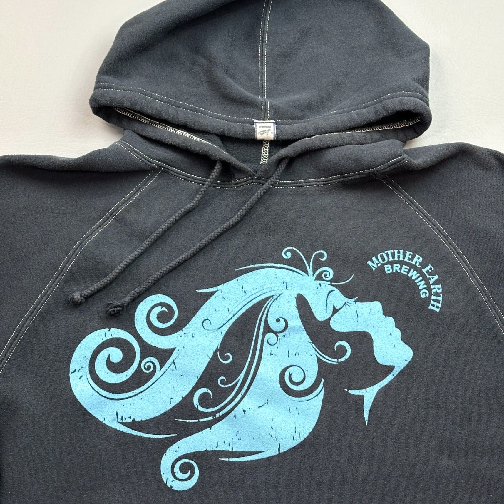 Vintage VINTAGE Mother Earth Brewing Hoodie Mens Large Gray Peace Love Beer NC Brewery Shirt Size US L / EU 52-54 / 3 - 4 Thumbnail