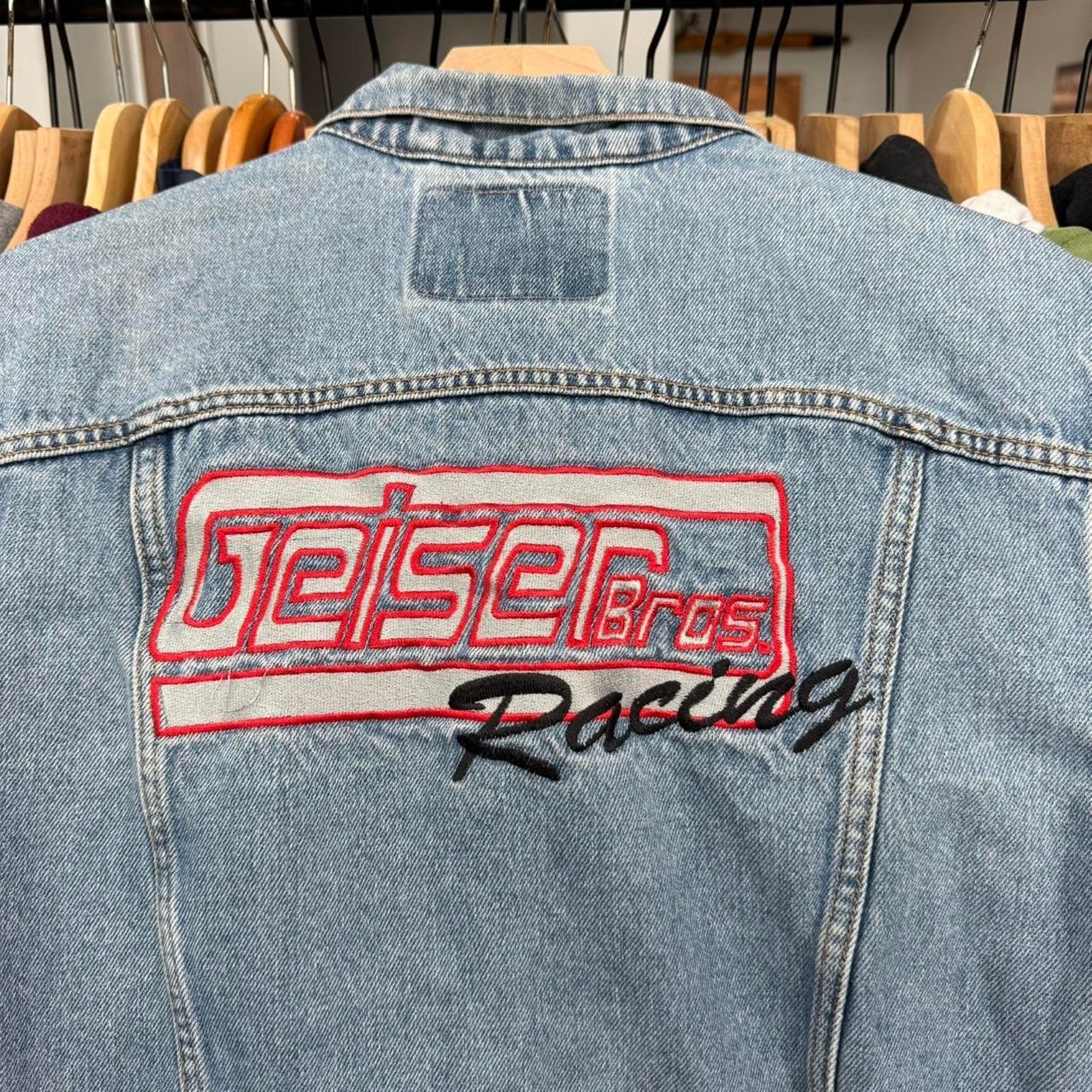 Levi's Vintage 2004 Levi's Standard Deneim Trucker Jacket Racing Size US S / EU 44-46 / 1 - 8 Thumbnail