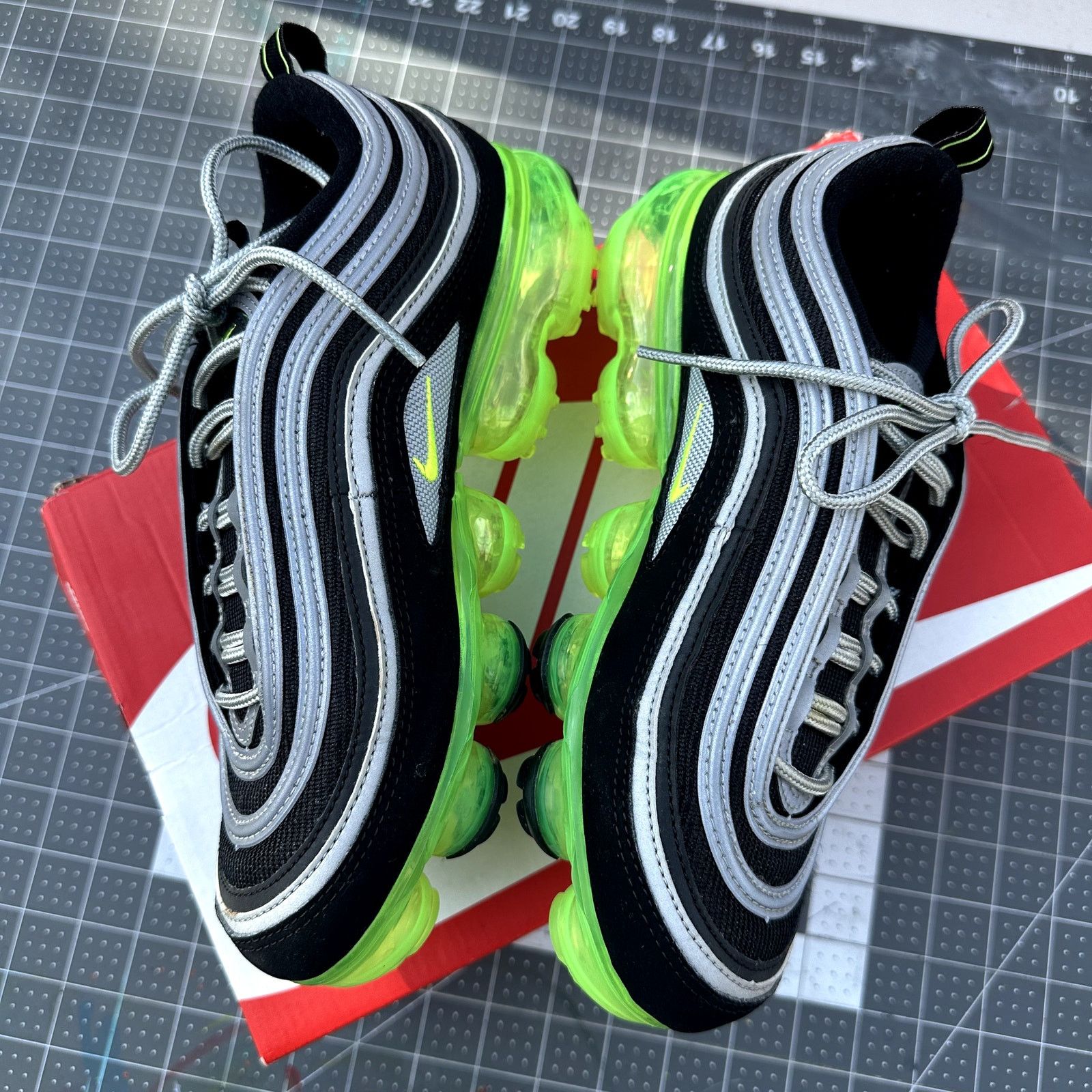 Nike Nike Air Vapormax 97 Size US 6.5 / EU 39-40 - 3 Thumbnail