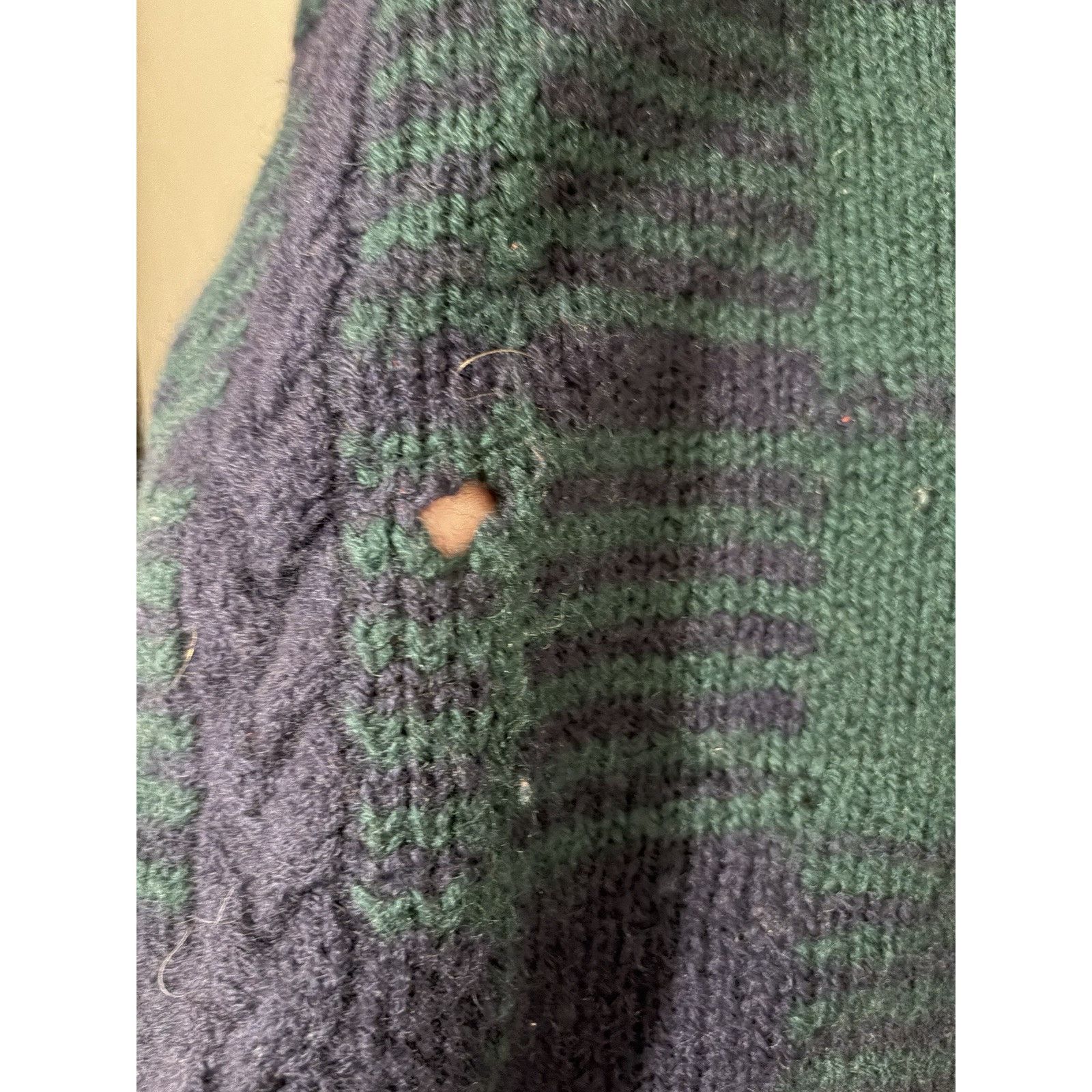 Nautica Vtg Nautica Tartan Plaid Sweater Sz L Hand Knit Wool Green Size US L / EU 52-54 / 3 - 3 Thumbnail