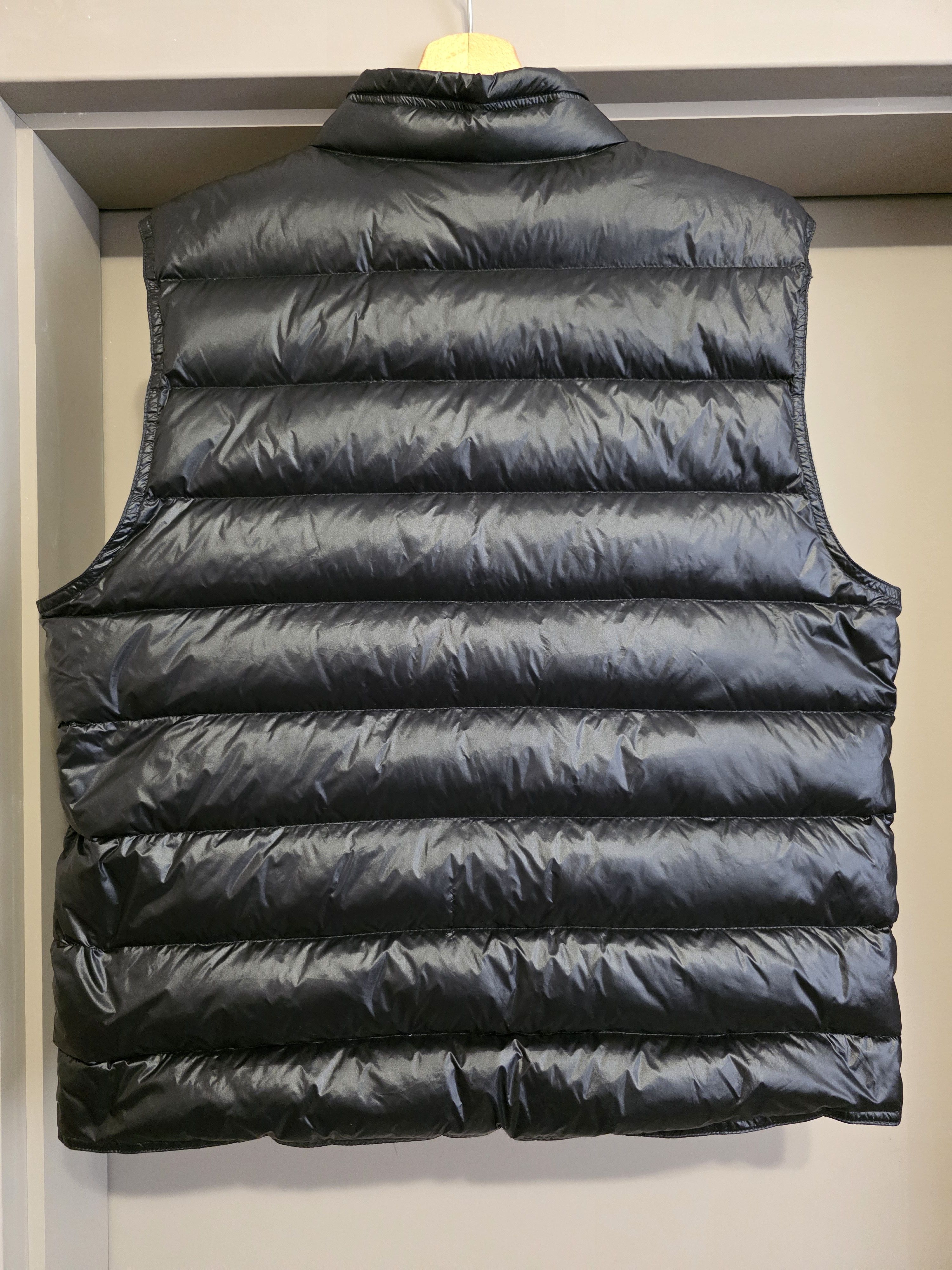Moncler MONCLER Gui Down Vest Black perfect condition Size US M / EU 48-50 / 2 - 15 Thumbnail