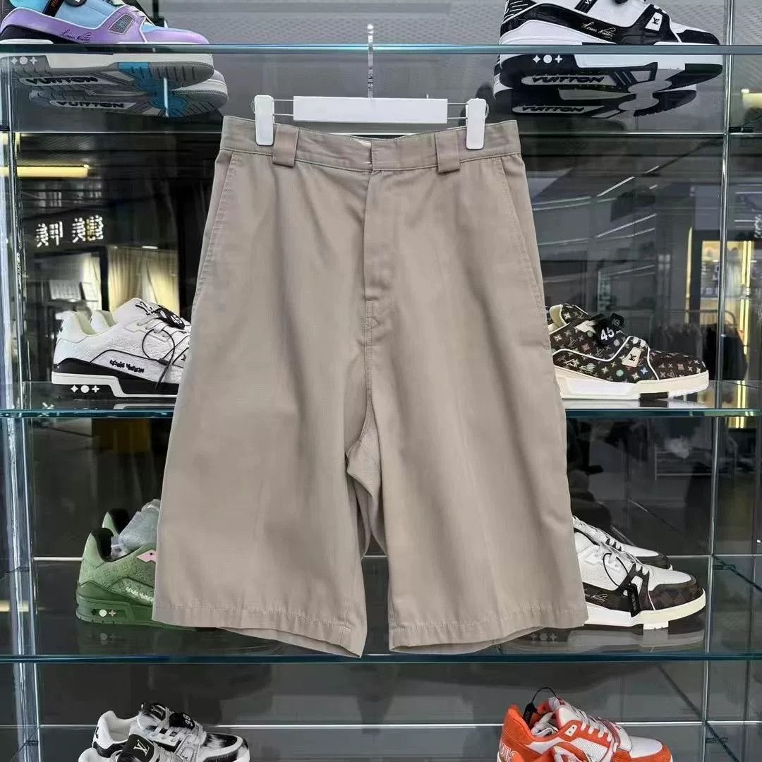 Balenciaga Balenciaga Khaki Cargo Shorts Size 44 Size US 28 / EU 44 - 1 Thumbnail