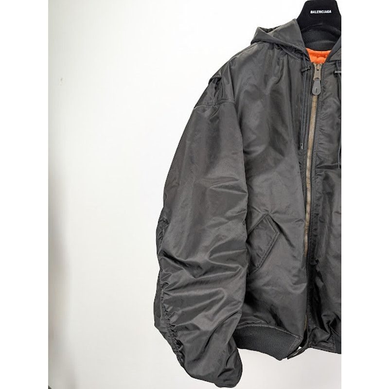 Balenciaga o1rshd1 World Food Program Hooded Nylon Bomber in Black Size US XL / EU 56 / 4 - 7 Thumbnail