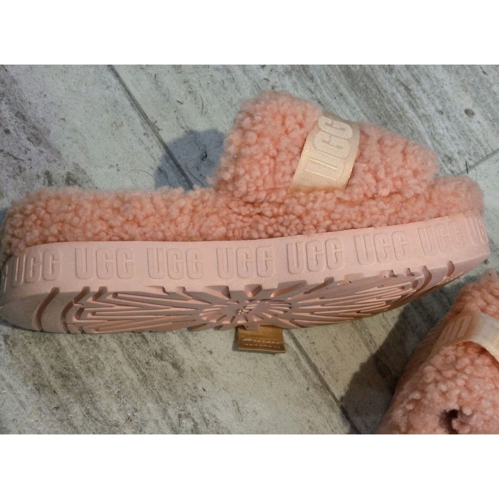 Ugg UGG Fluffita Pink Shearling Platform Slides Sandals Women's Size 8 Size US 8 / IT 38 - 5 Thumbnail