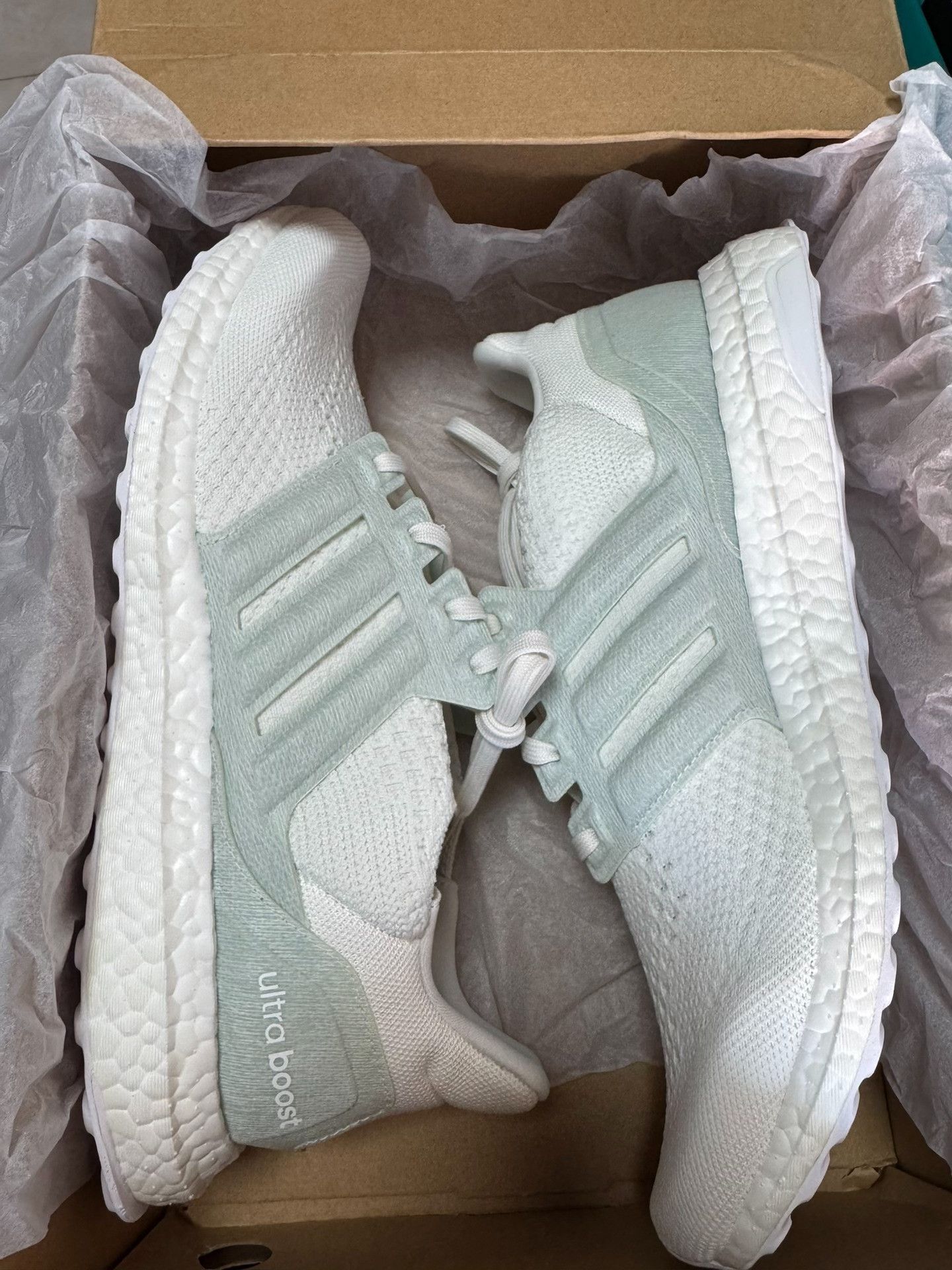 Adidas Adidas White Lowtop Sneakers 11 Men Size US 11 / EU 44 - 1 Thumbnail