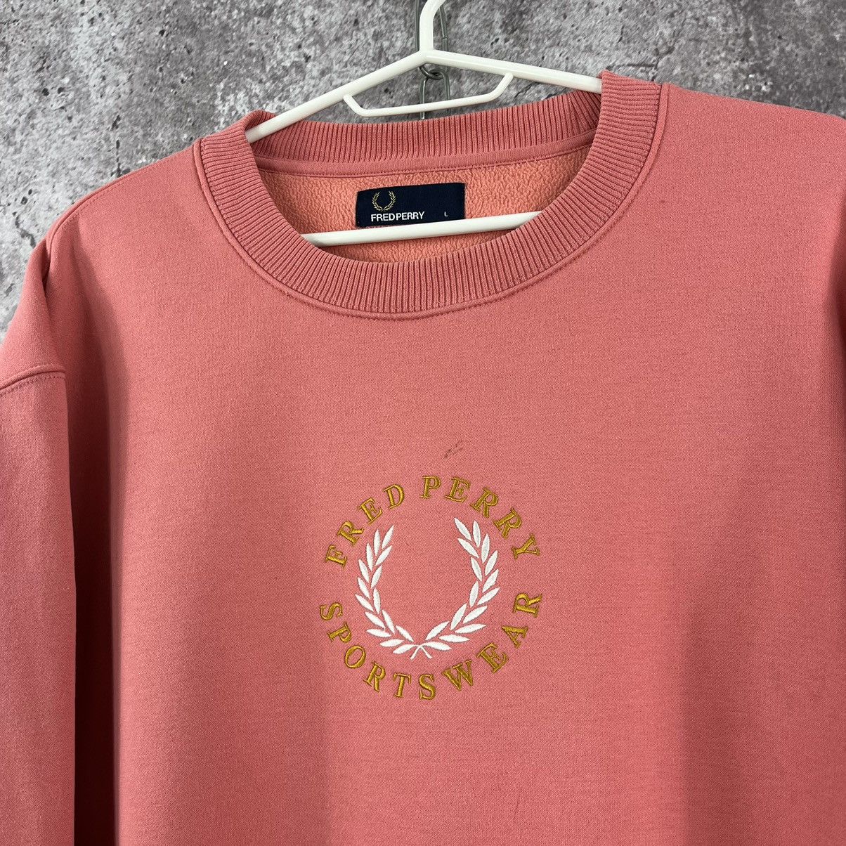 Fred Perry × Vintage Fred Perry Sweatshirt Crew Neck Big Logo Embroidery Size L Size US L / EU 52-54 / 3 - 3 Thumbnail