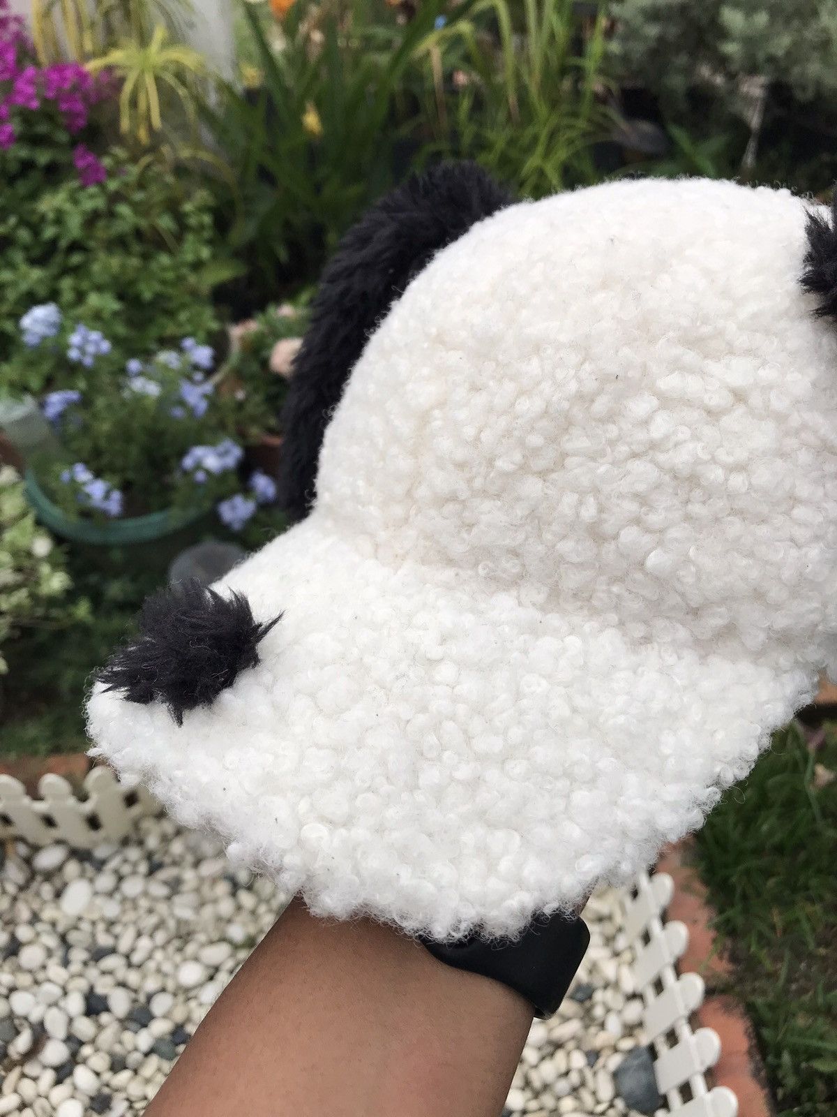 Universal Studios ACCEPT OFFER 💥 AUTHENTIC SNOOPY FULL FAUX FUR CAP HAT Size ONE SIZE - 4 Thumbnail