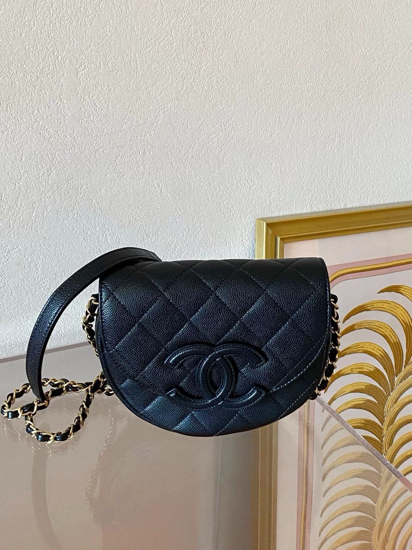 Chanel Pre-loved Bag Very good condition Size ONE SIZE - 1 Thumbnail