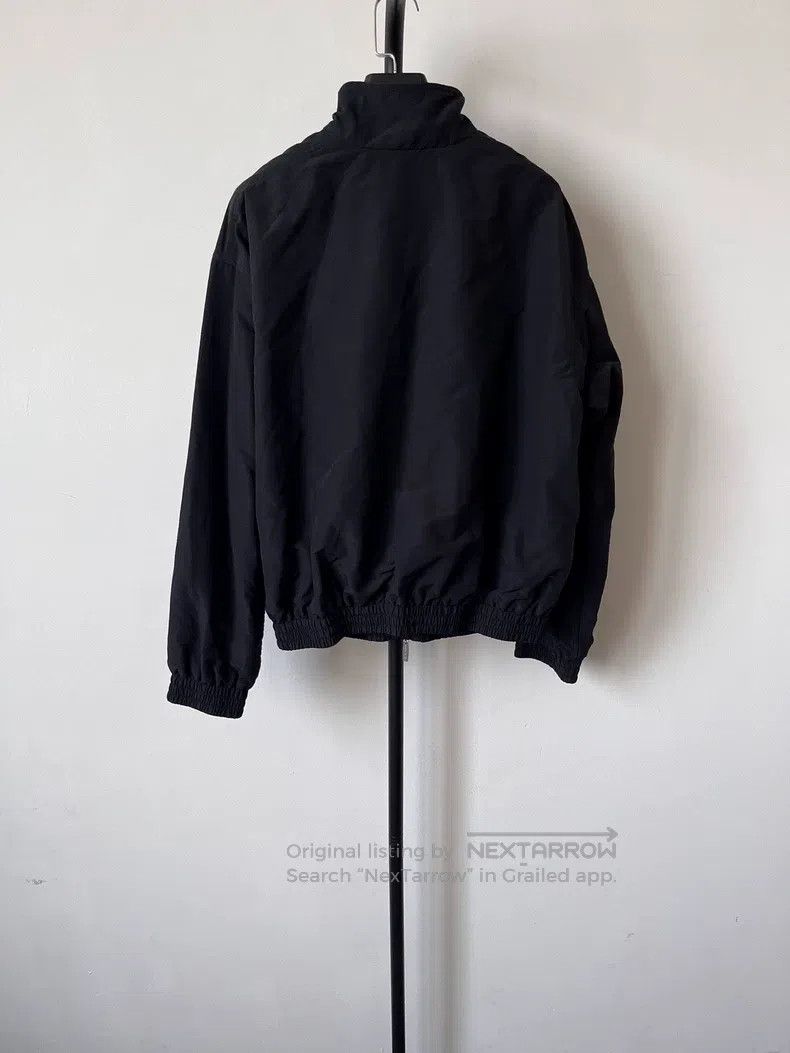 Balenciaga Balenciaga Solid Color徽标 Logo Printed Zip-Up Stand Collar Size US XXS / EU 40 - 2 Thumbnail