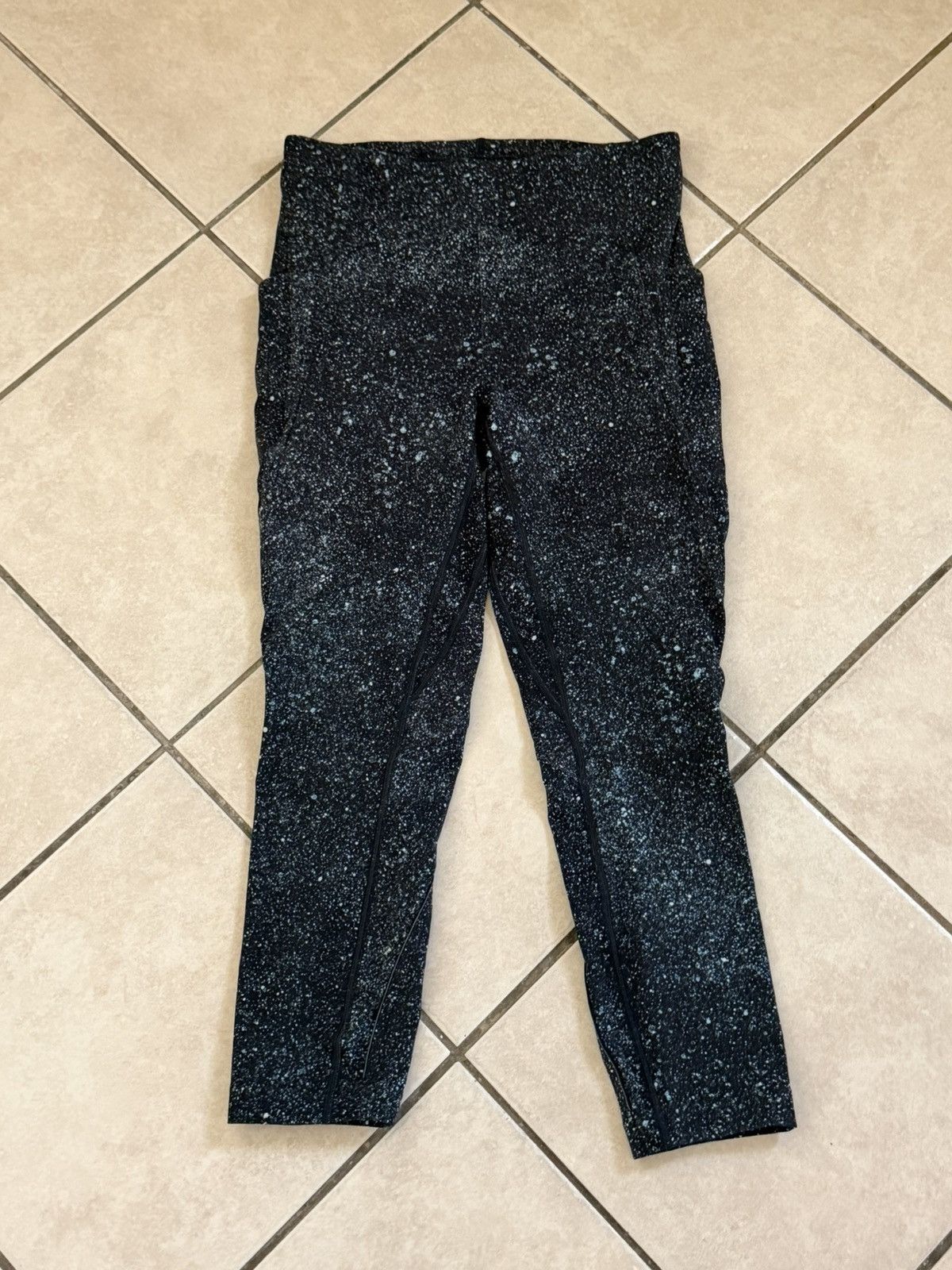 Lululemon LULULEMON LEAD THE PACK CROP 22” POCKETS BLACK BLUE SIZE 6 Size 28" / US 6 / IT 42 - 2 Thumbnail