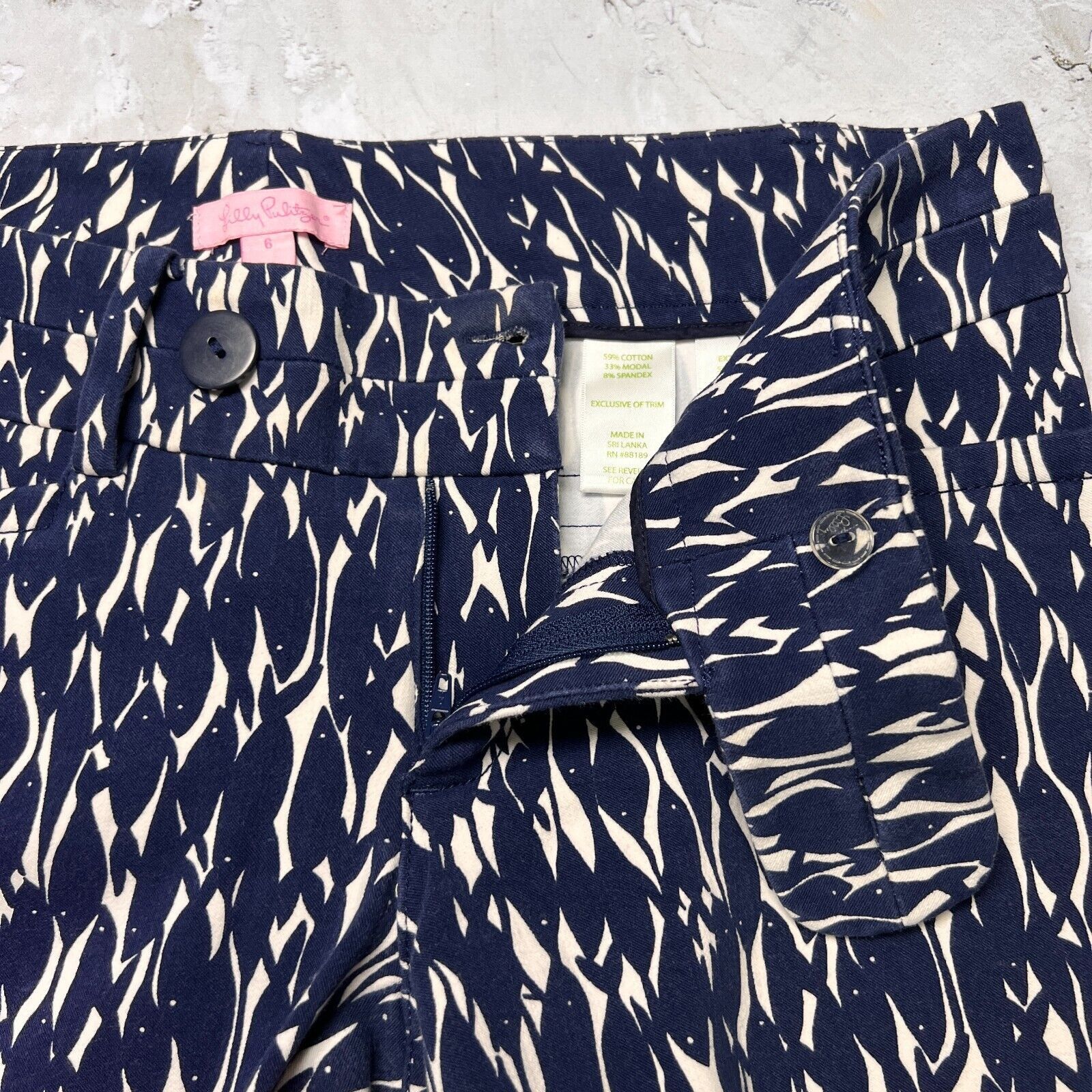 Lilly Pulitzer Lilly Pulitzer Go Fish Print Crop Pants Navy Size 6 Size 31" - 11 Thumbnail