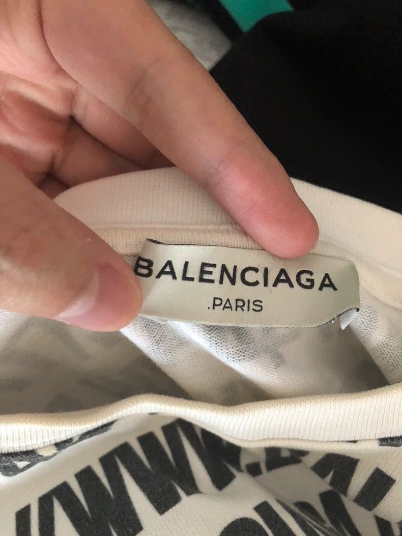 Balenciaga Balenciaga Full Print Letter T-Shirt Size US S / EU 44-46 / 1 - 2 Thumbnail