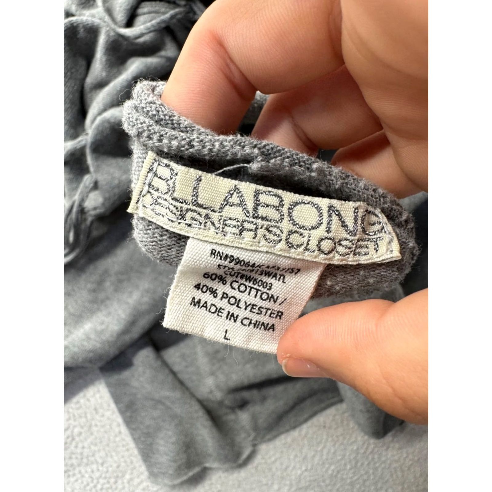 Billabong Billabong Scoop Neck Cotton Blend Fringe-Sleeve Gray Top Size L Size L / US 10 / IT 46 - 4 Thumbnail