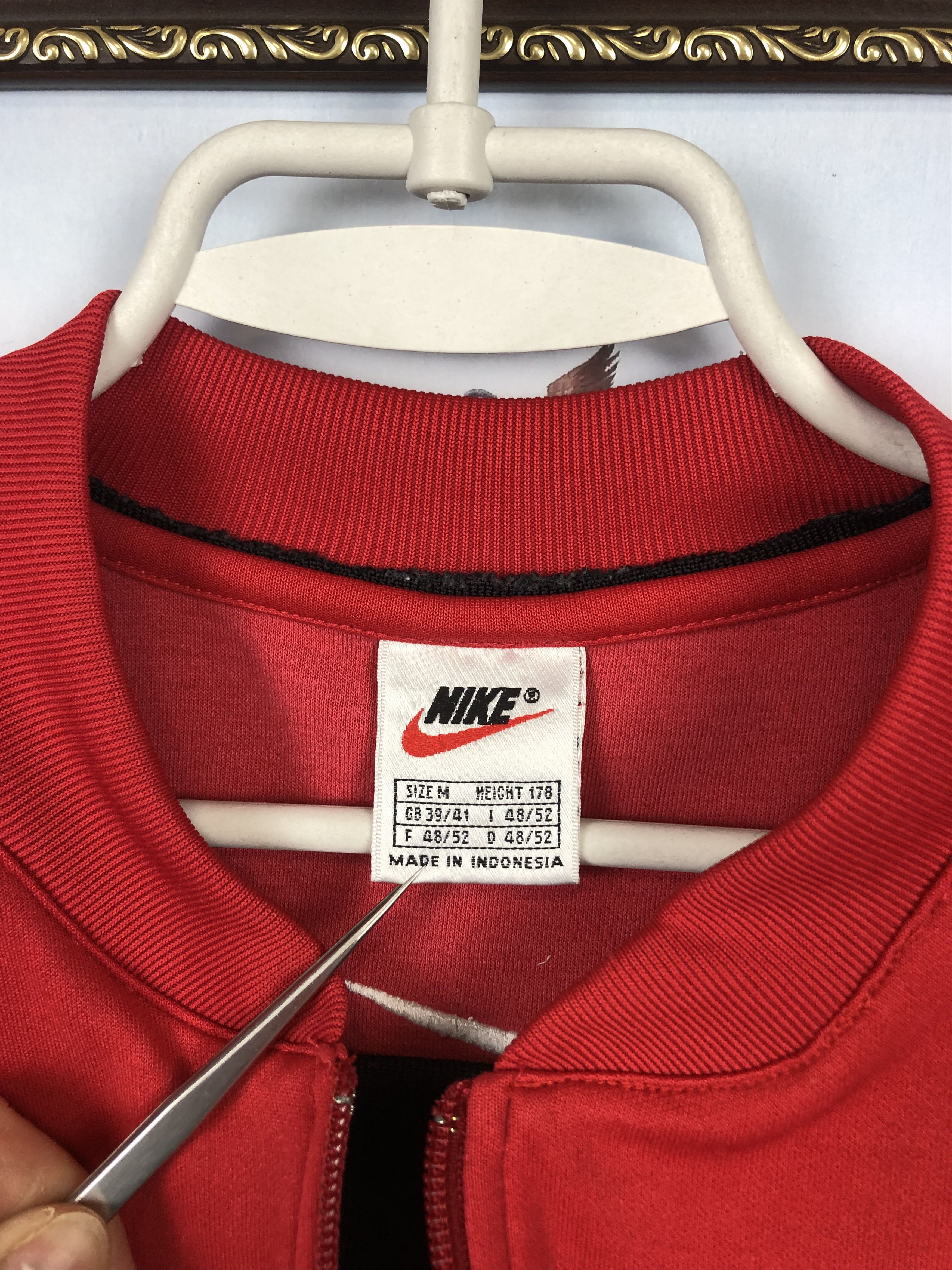 Nike Vintage Nike Sweatshirt Big Swoosh Rare Red Hype Size US M / EU 48-50 / 2 - 9 Thumbnail