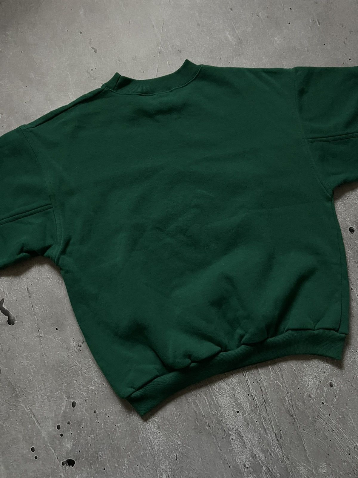 Nike Rare Vintage Sweatshirt Nike 80s Big Logo Center Logo M Size US M / EU 48-50 / 2 - 5 Thumbnail