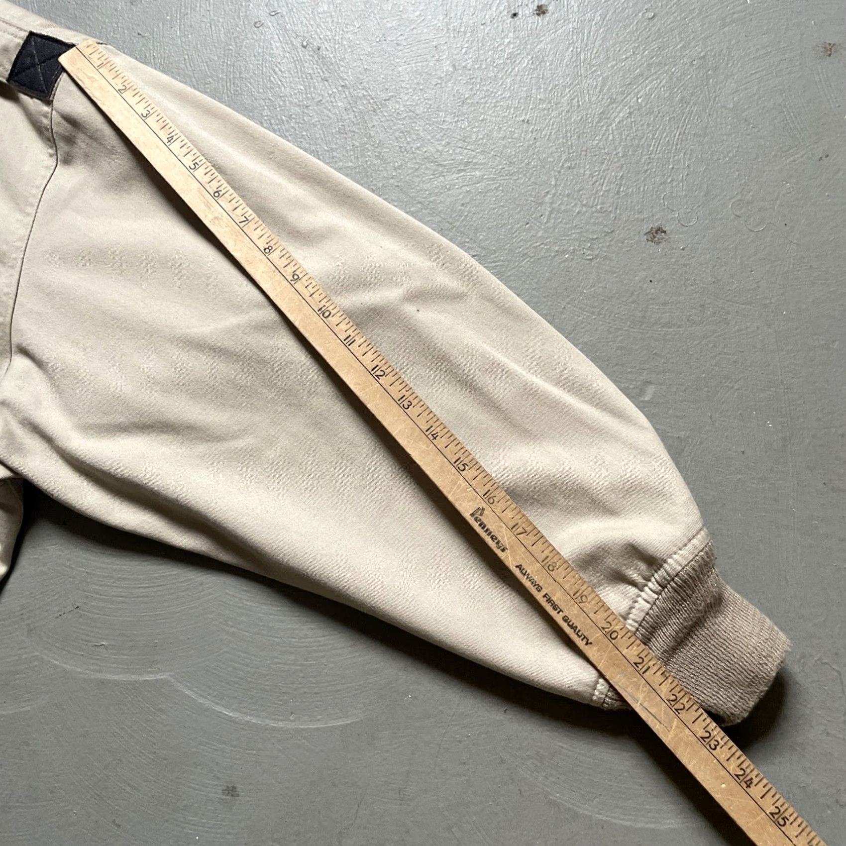 Avirex VINTAGE Avirex A-2 Flight Jacket Bomber Cotton Leather Military Made In USA L Jacket Mens Beige US Theme USA Leather Features Size US L / EU 52-54 / 3 - 6 Thumbnail