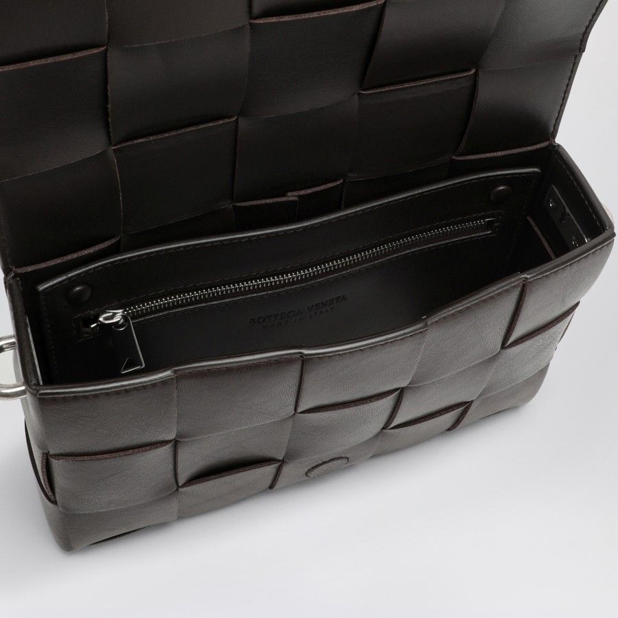 Bottega Veneta o1d2blof0226 Size: OS / Shoulder Bag in Dark Brown Size ONE SIZE - 4 Thumbnail
