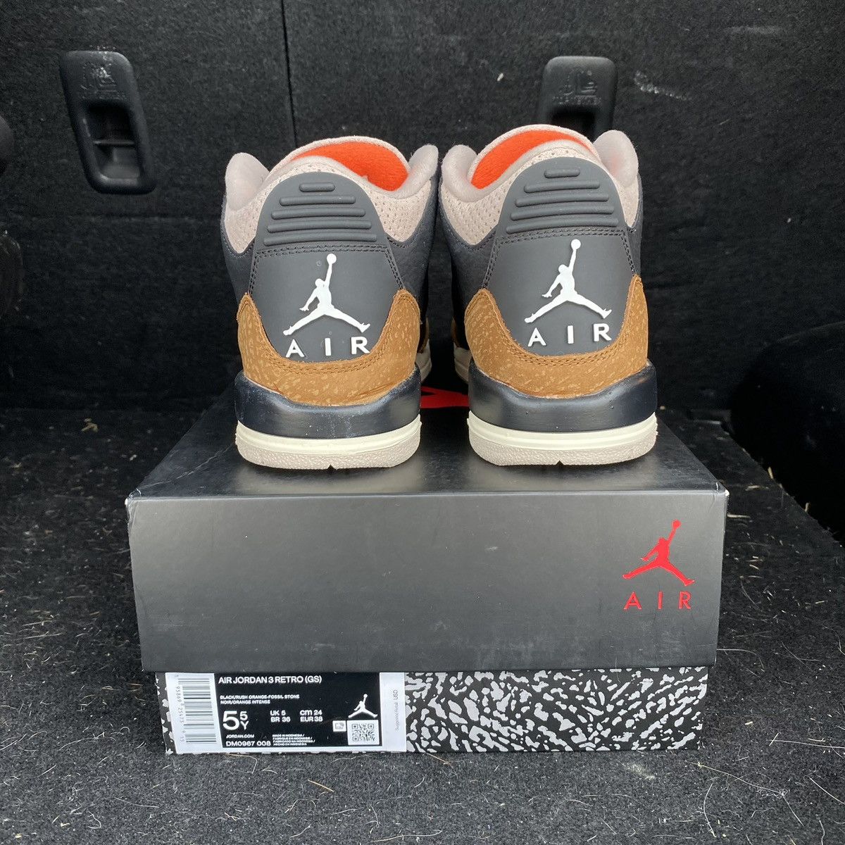 Jordan Brand Nike Air Jordan 3 Desert Elephant GS 5.5Y DM0967-008 NEW Size US 5.5 / EU 38 - 4 Thumbnail