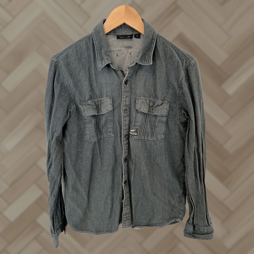 Vans Vans Long Sleeve Button Front Shirt Mens Medium Dark Gray/Black Button-Up Shirt Size US M / EU 48-50 / 2 - 1 Thumbnail